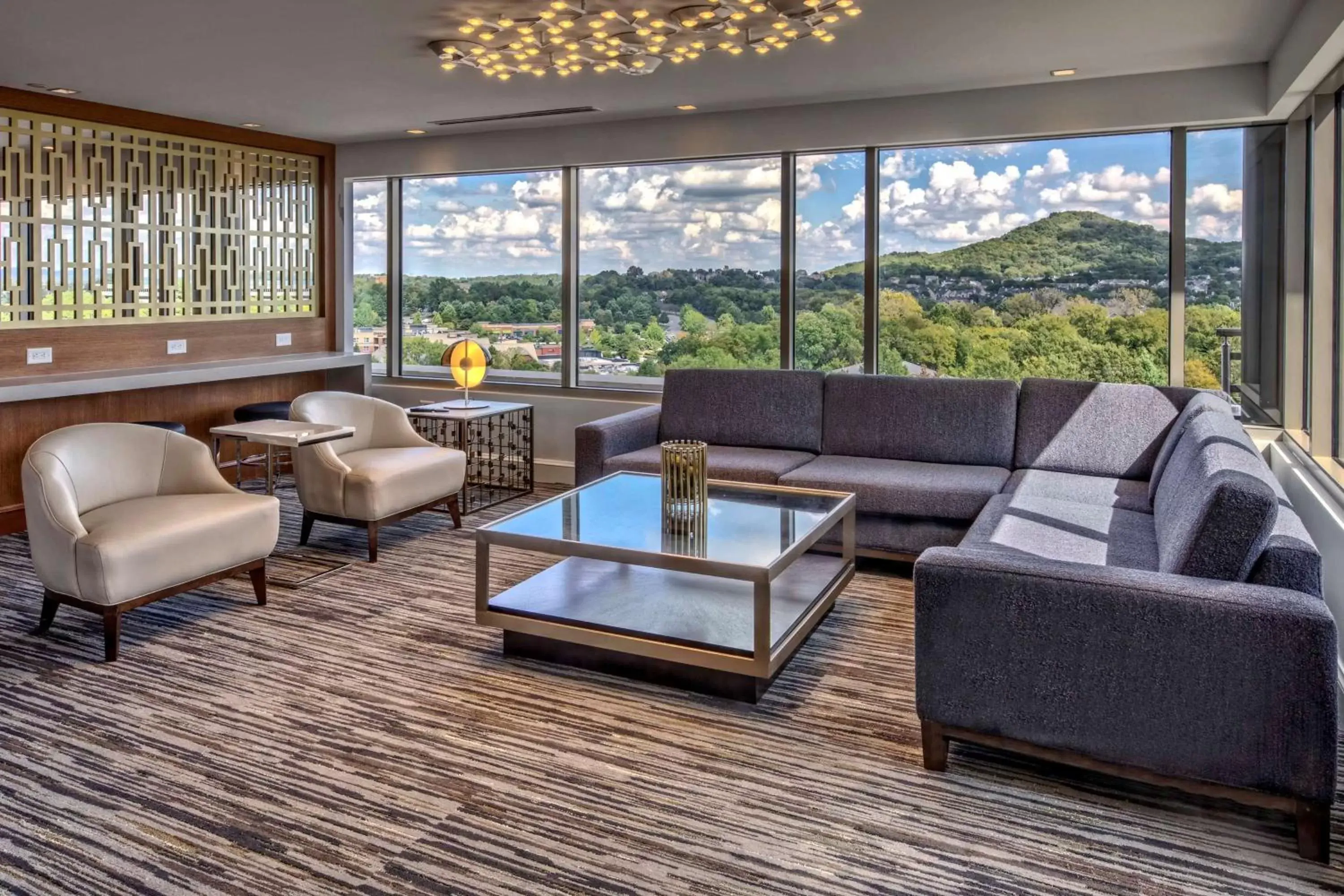 Property building, Seating Area in Hilton Franklin Cool Springs