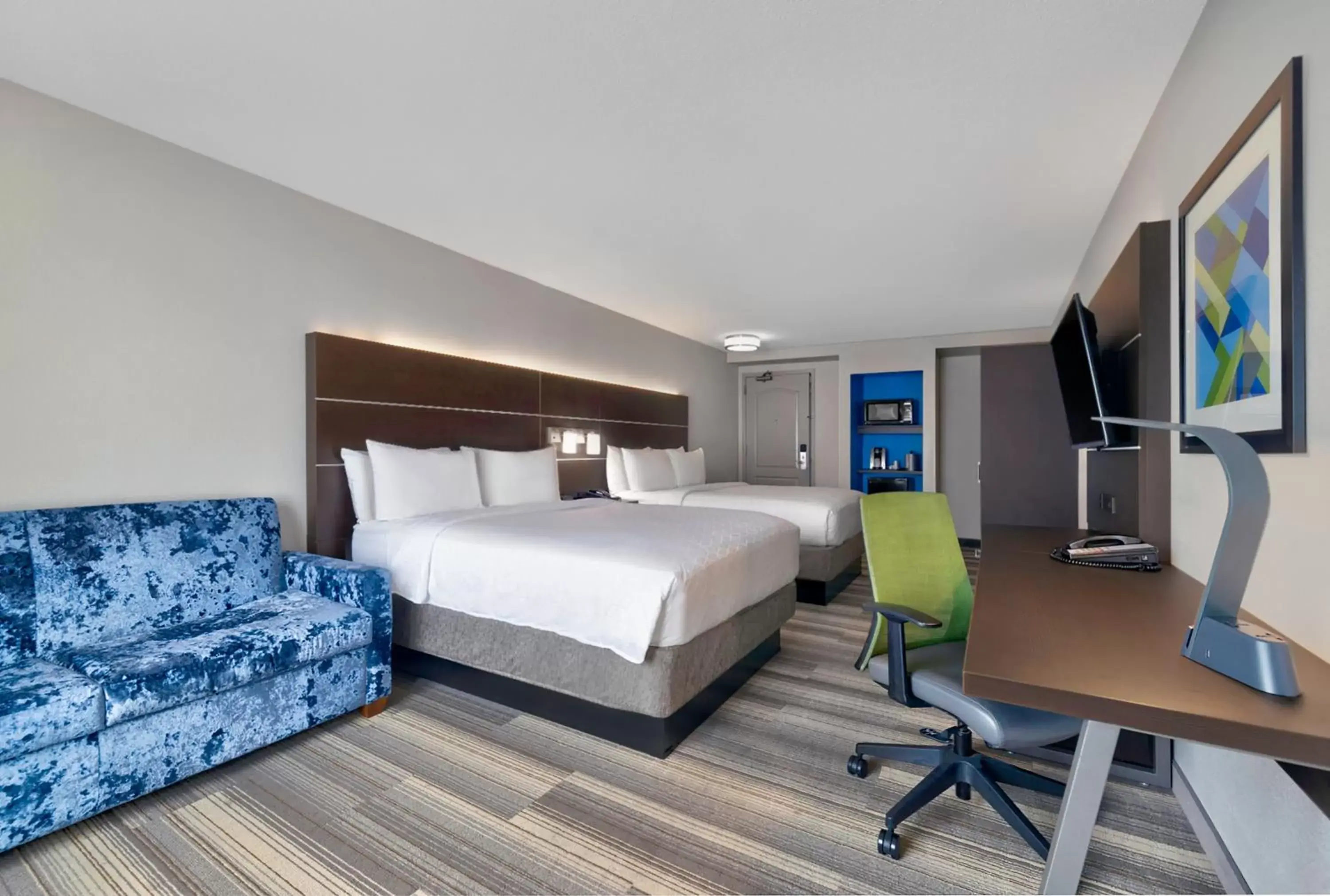 Photo of the whole room, Bed in Holiday Inn Express Hotel & Suites Kansas City - Grandview, an IHG Hotel