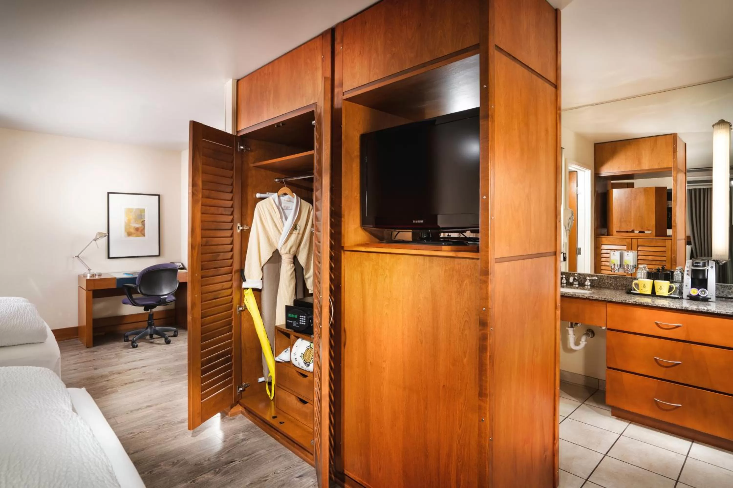 Area and facilities, Bed in Staypineapple, Watertown Hotel, University District Seattle