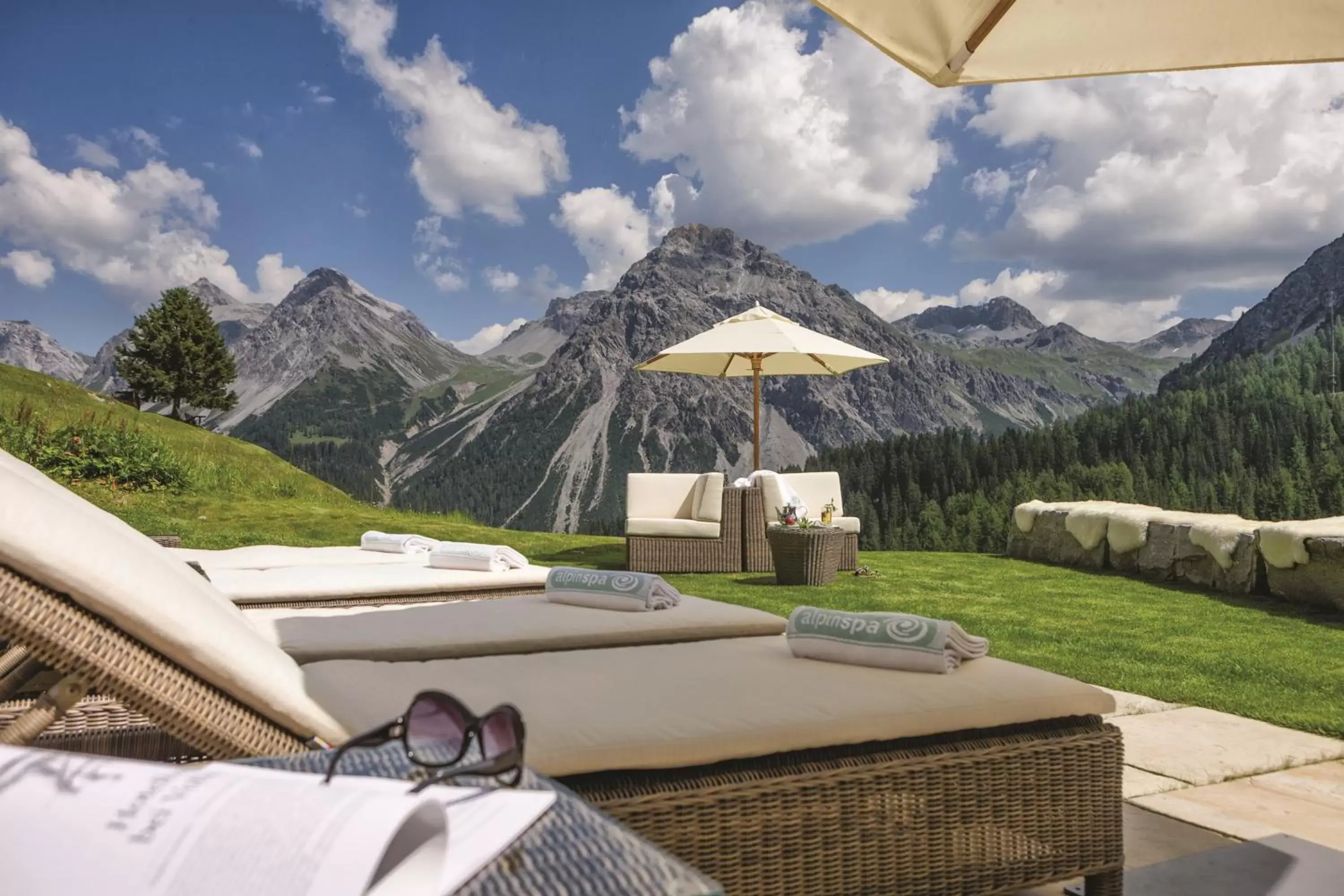 View (from property/room), Mountain View in Arosa Kulm Hotel & Alpin Spa