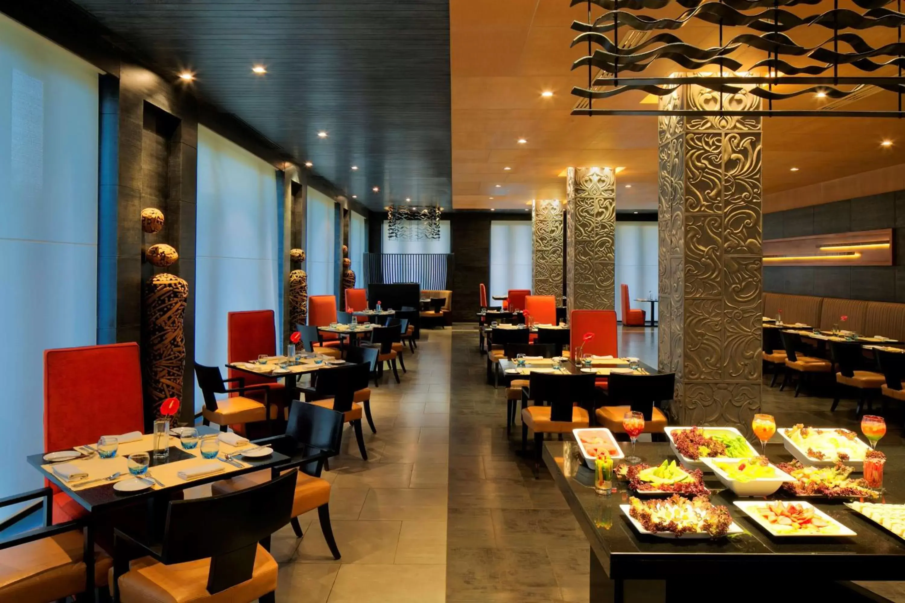 Restaurant/Places to Eat in Radisson Blu Resort & Spa Alibaug