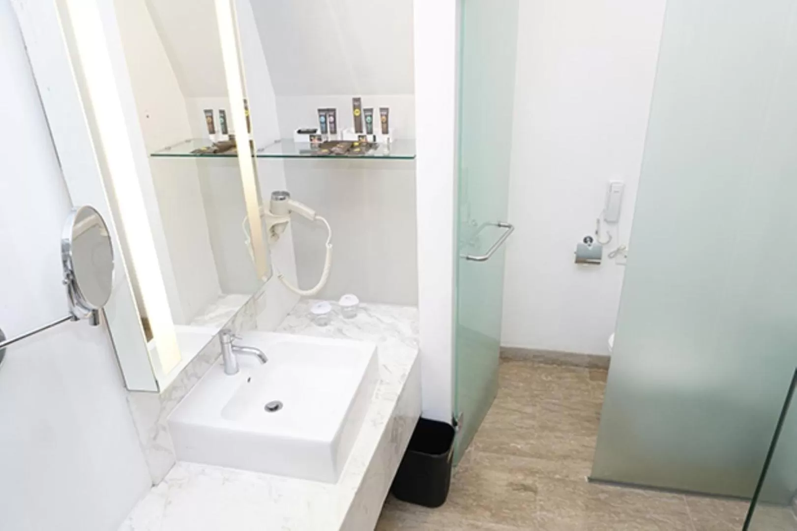 Bathroom in Novotel Lampung