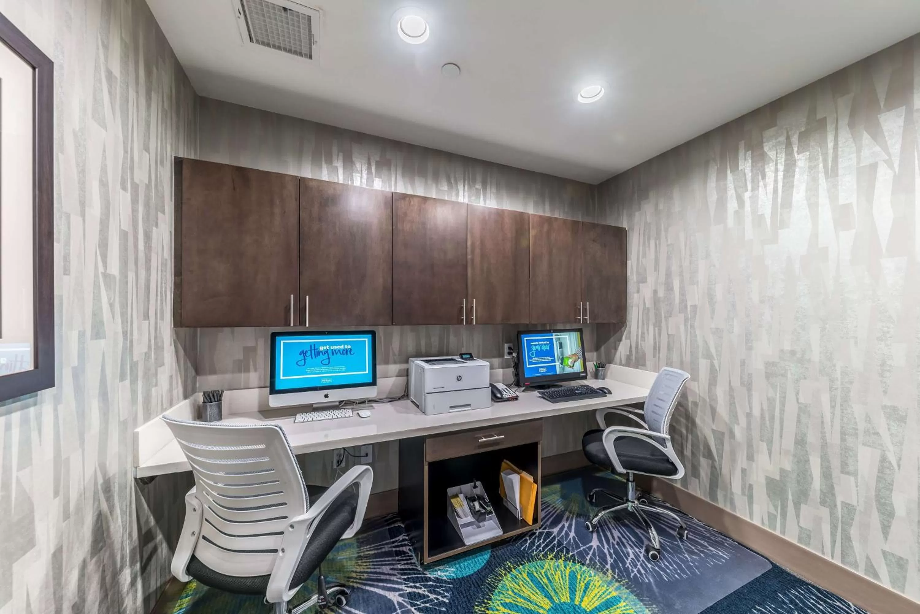 Business facilities in Hampton Inn & Suites Pryor, Ok