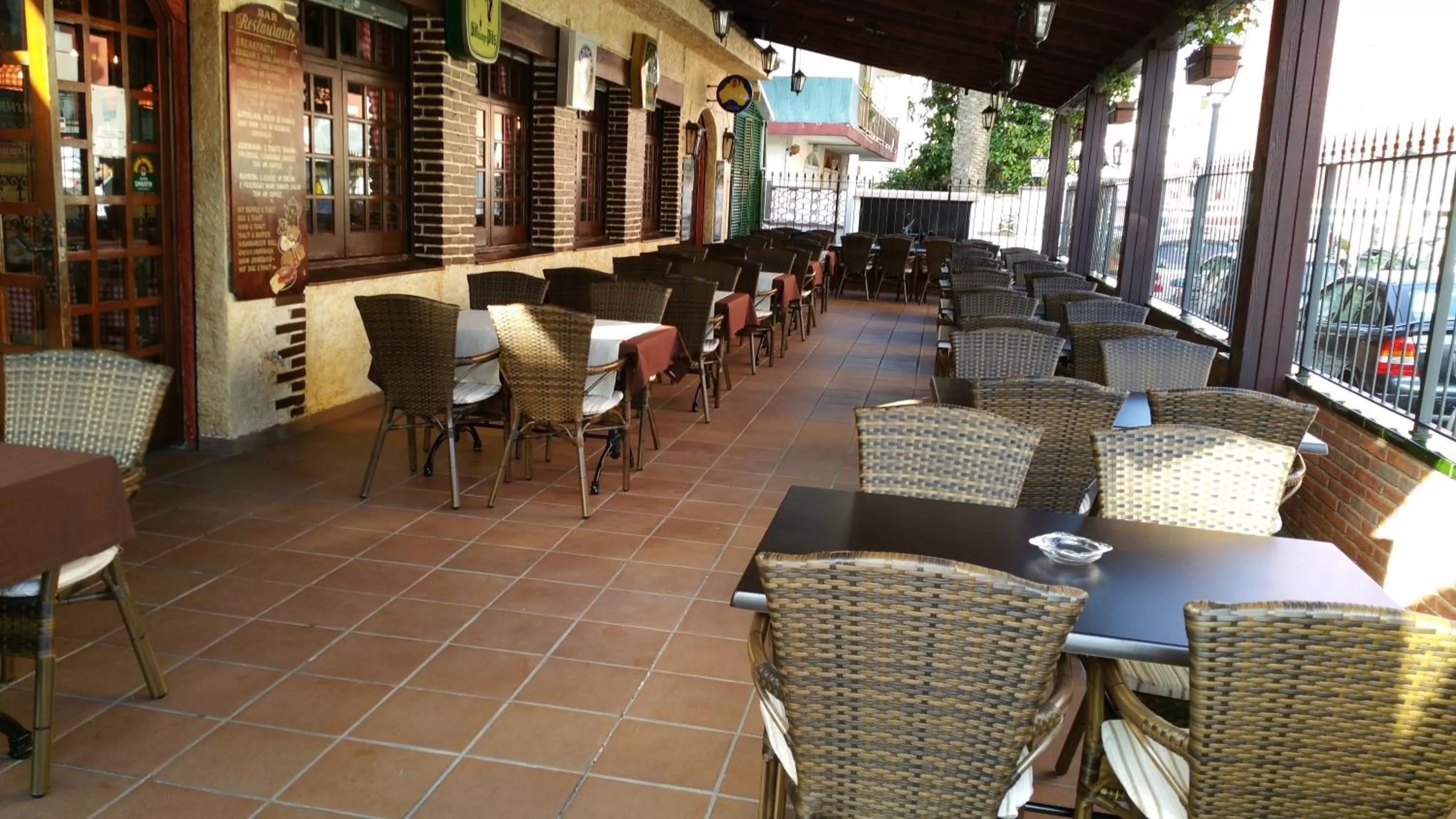 Restaurant/places to eat in Aparthotel Safari