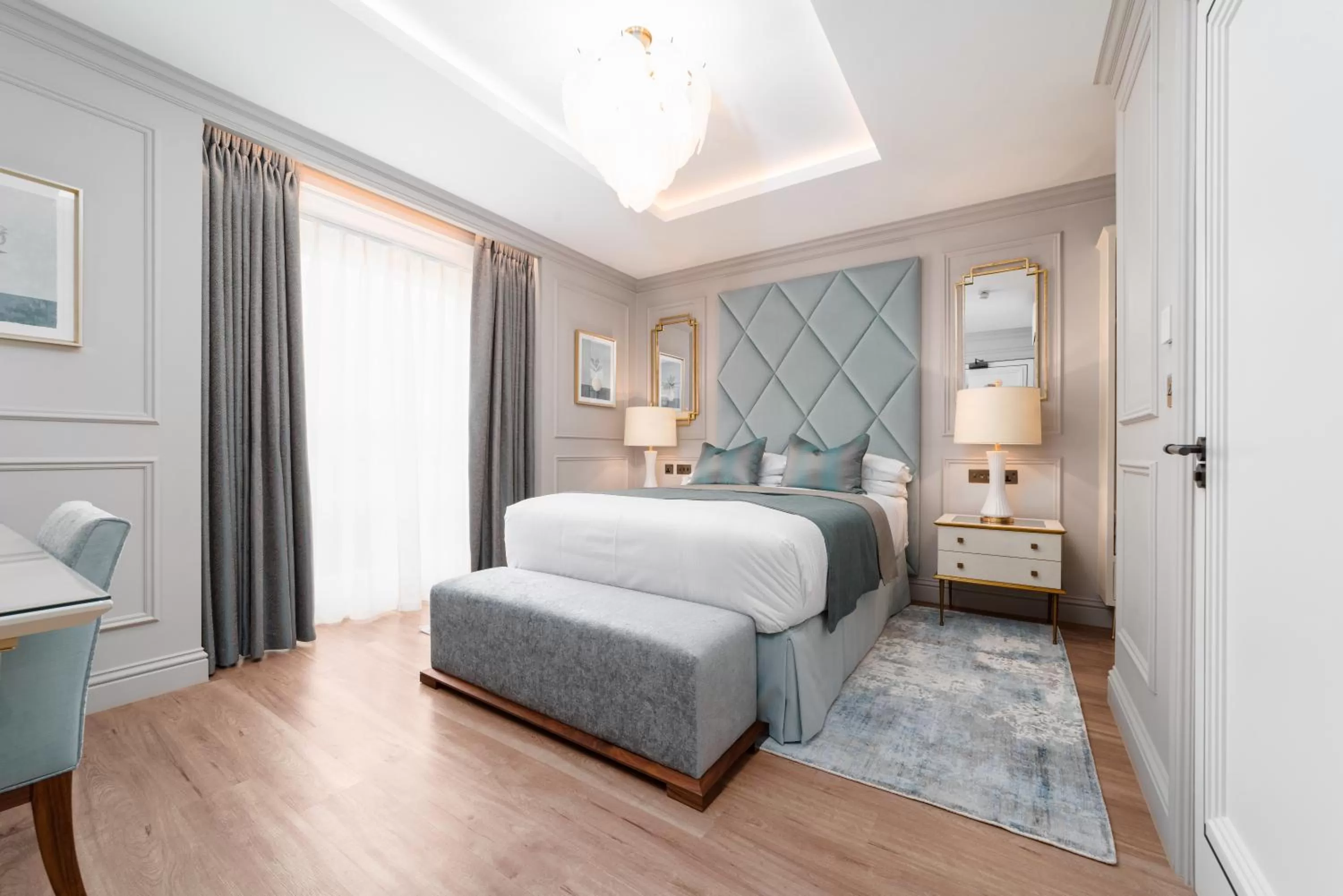 Photo of the whole room, Bed in No.4 Carlton