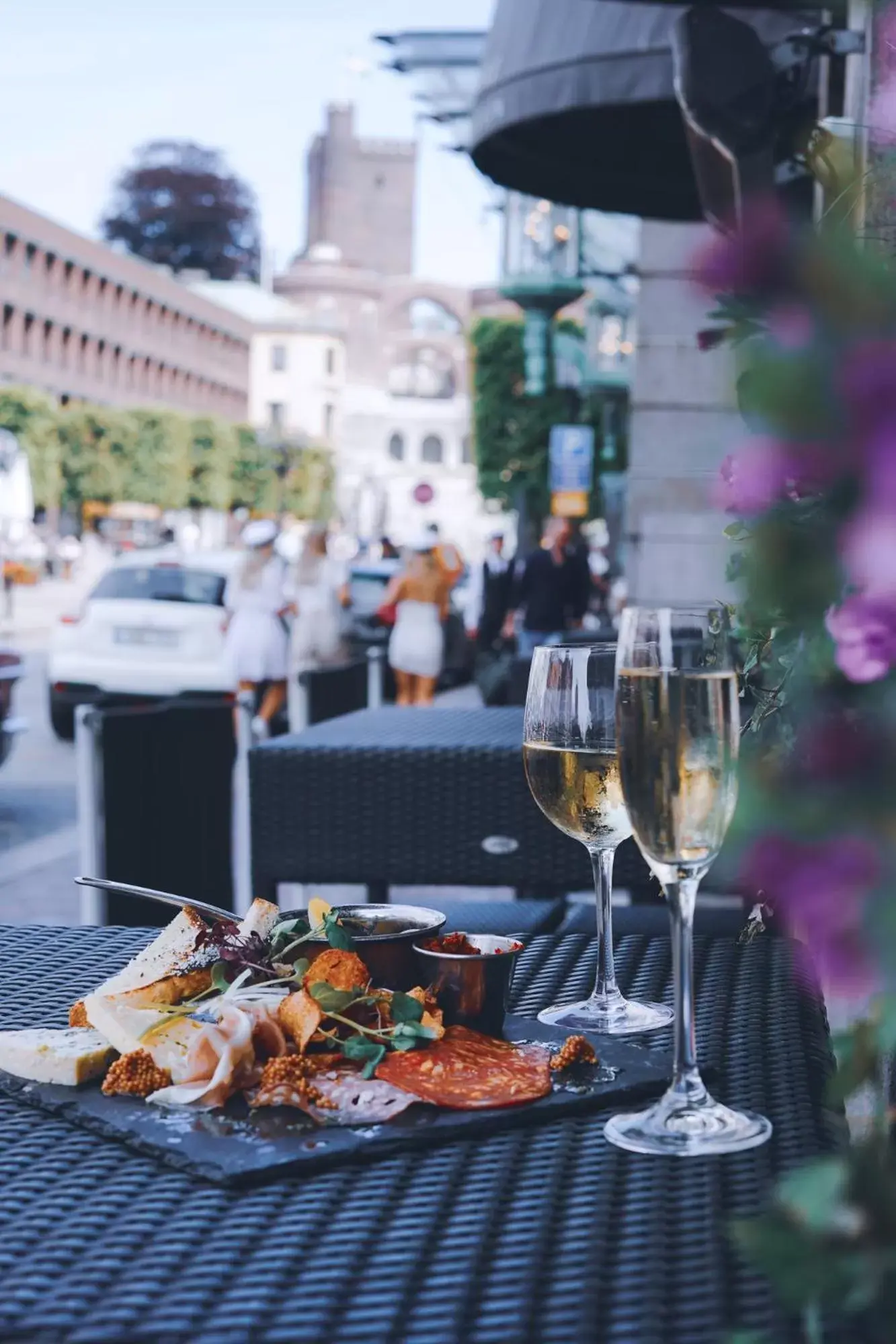 Patio in Clarion Grand Hotel