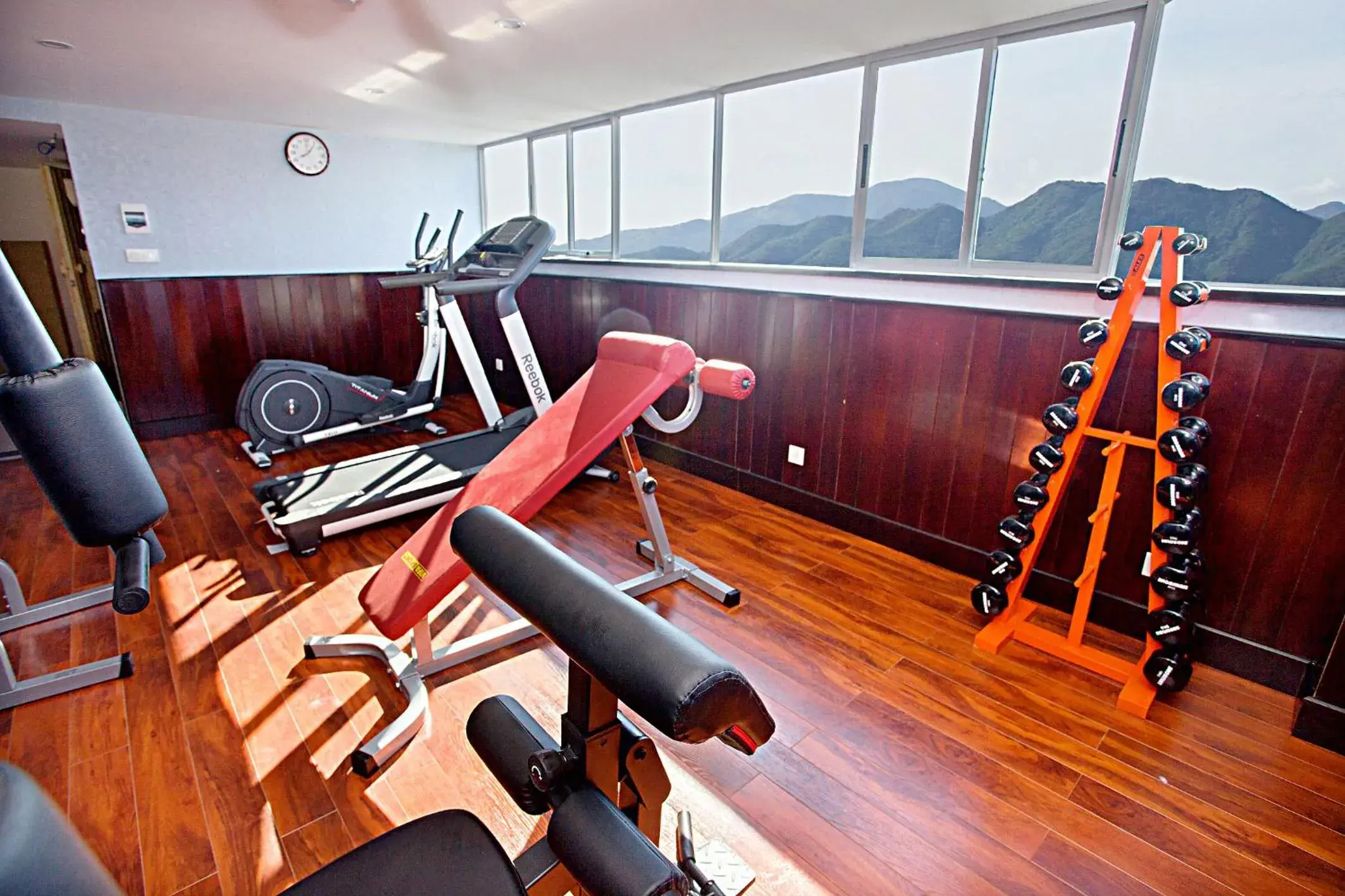 View (from property/room), Fitness Center/Facilities in Golden Rain 2 Hotel