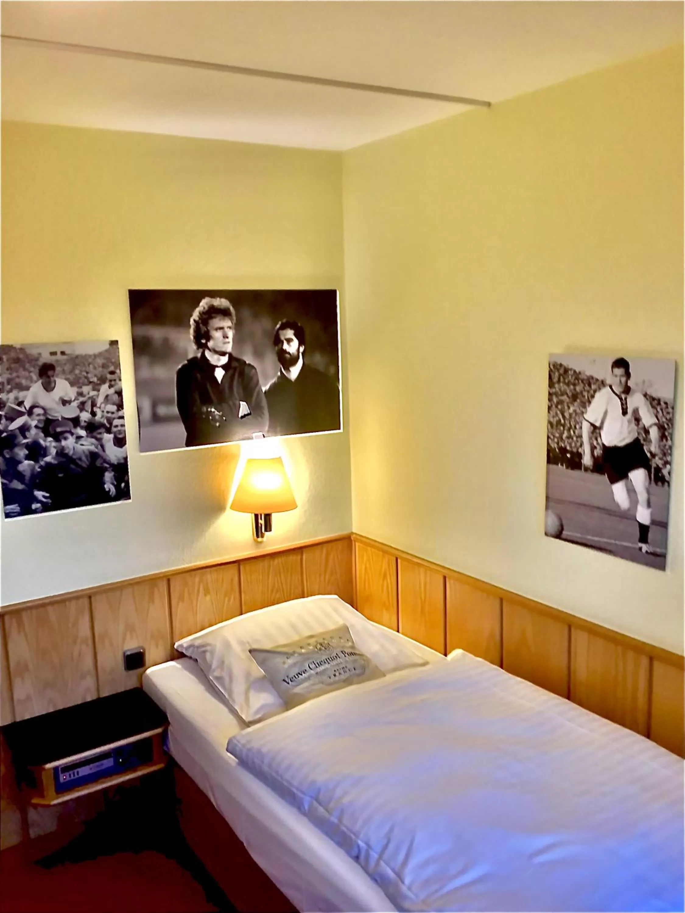 Bed in Retro - Art - Hotel Lünen