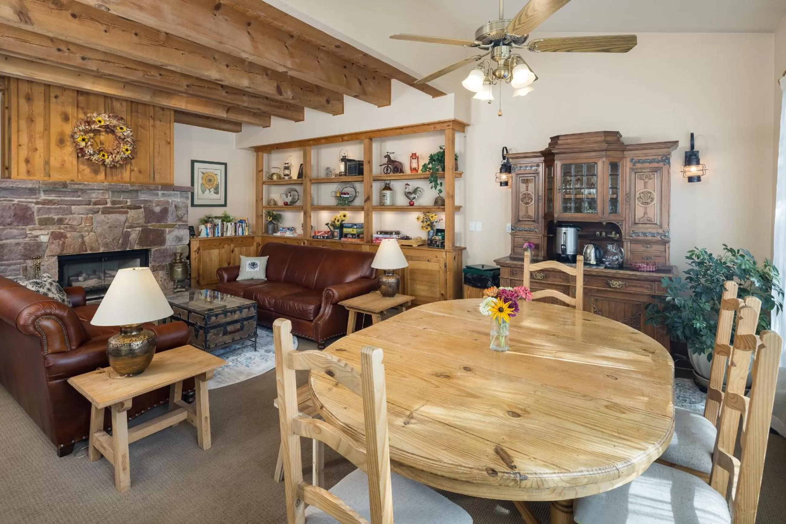Game Room, Dining Area in Sunflower Hill Inn