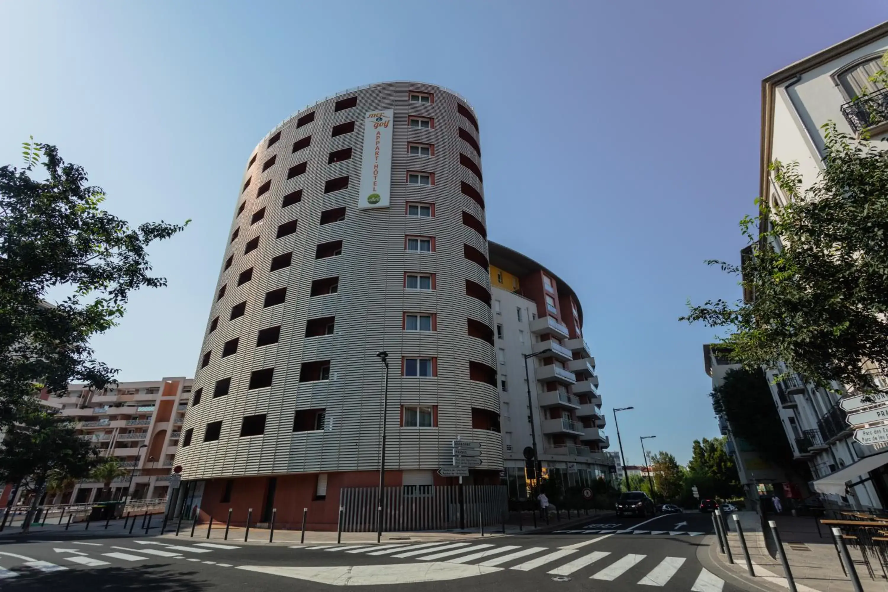 Facade/entrance, Property Building in Appart-Hotel Mer & Golf City Perpignan Centre