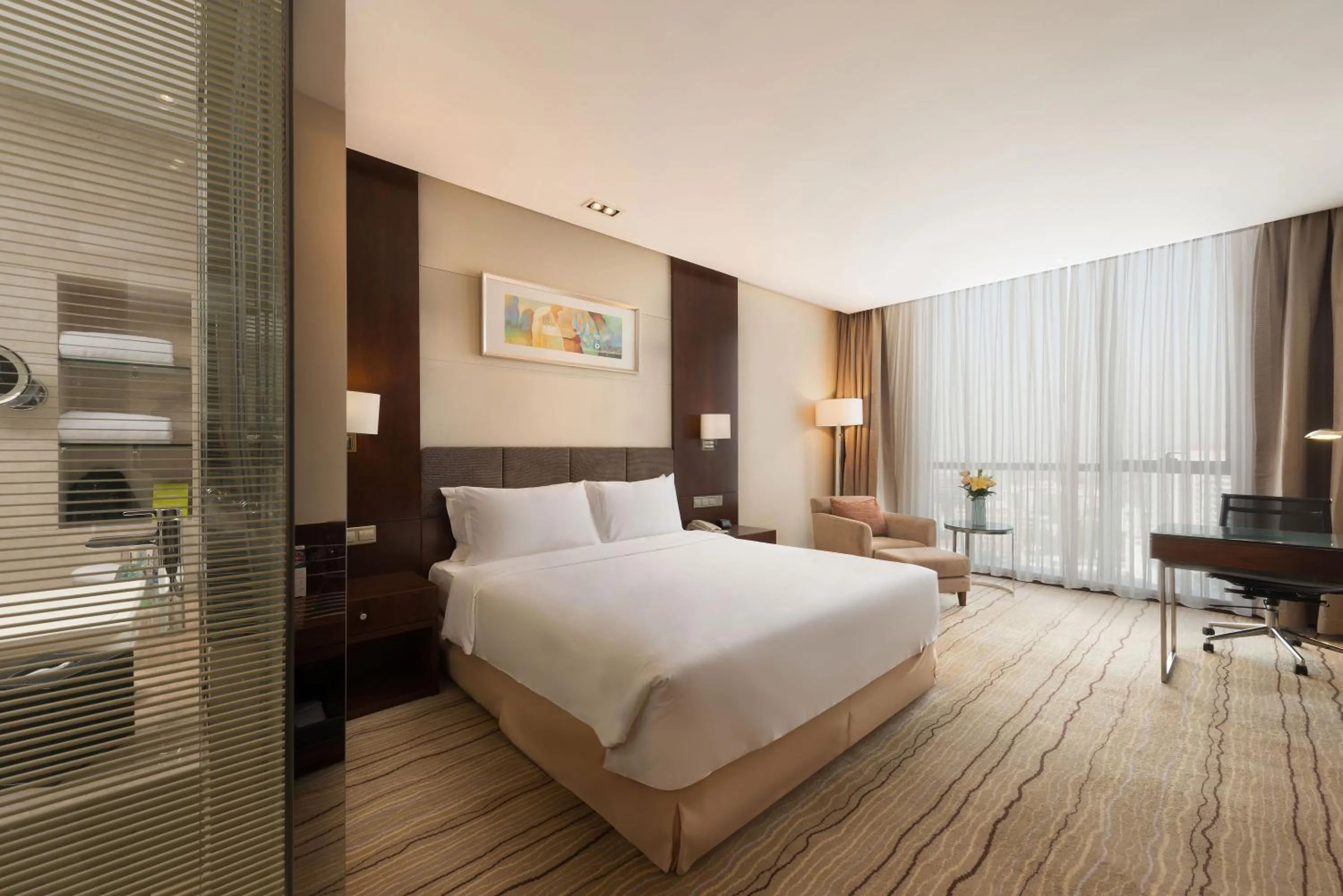 Bedroom in Holiday Inn Taicang City Centre by IHG