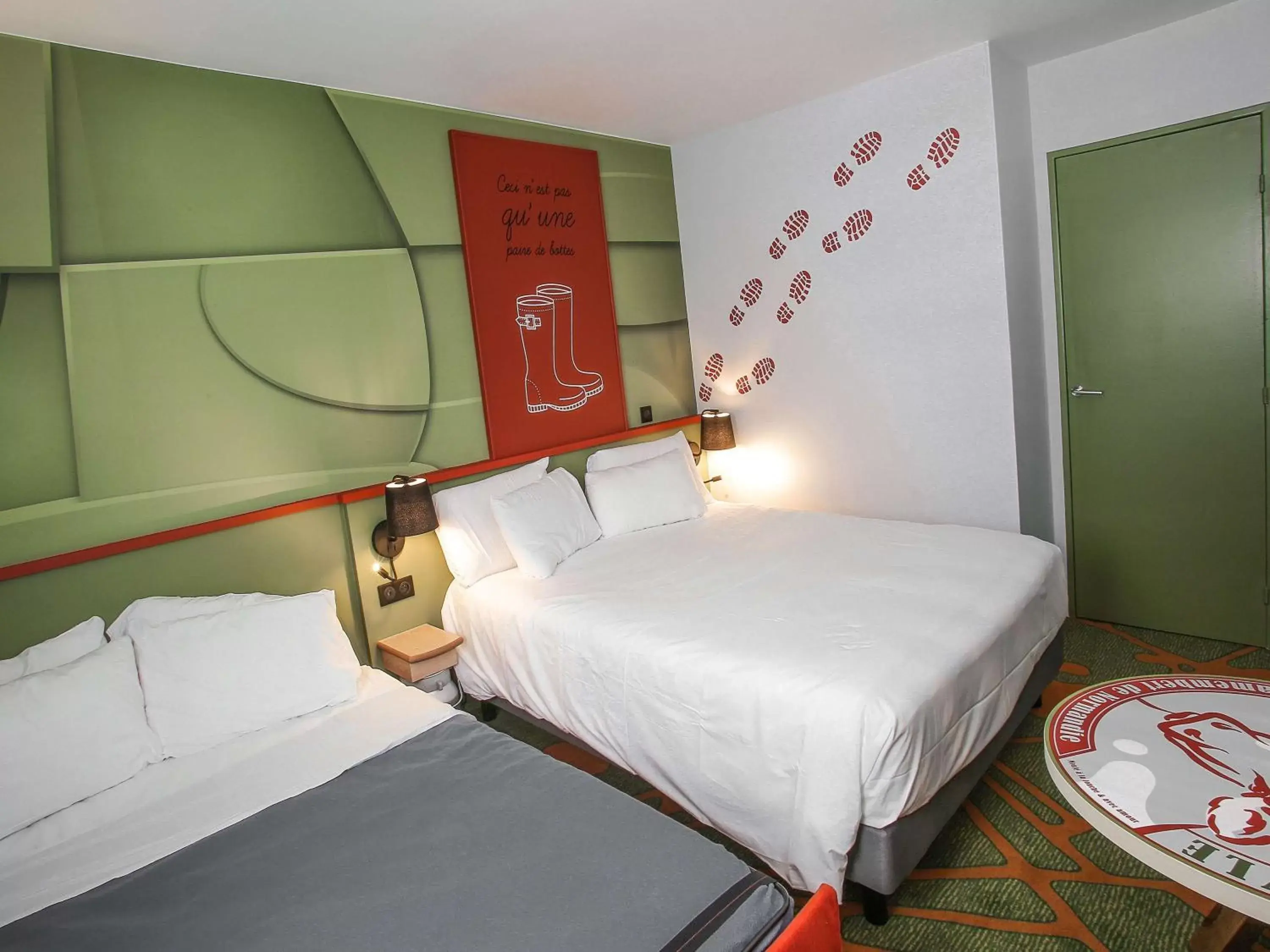 Bedroom, Bed in Hotel Ibis styles Lisieux ex Mercure