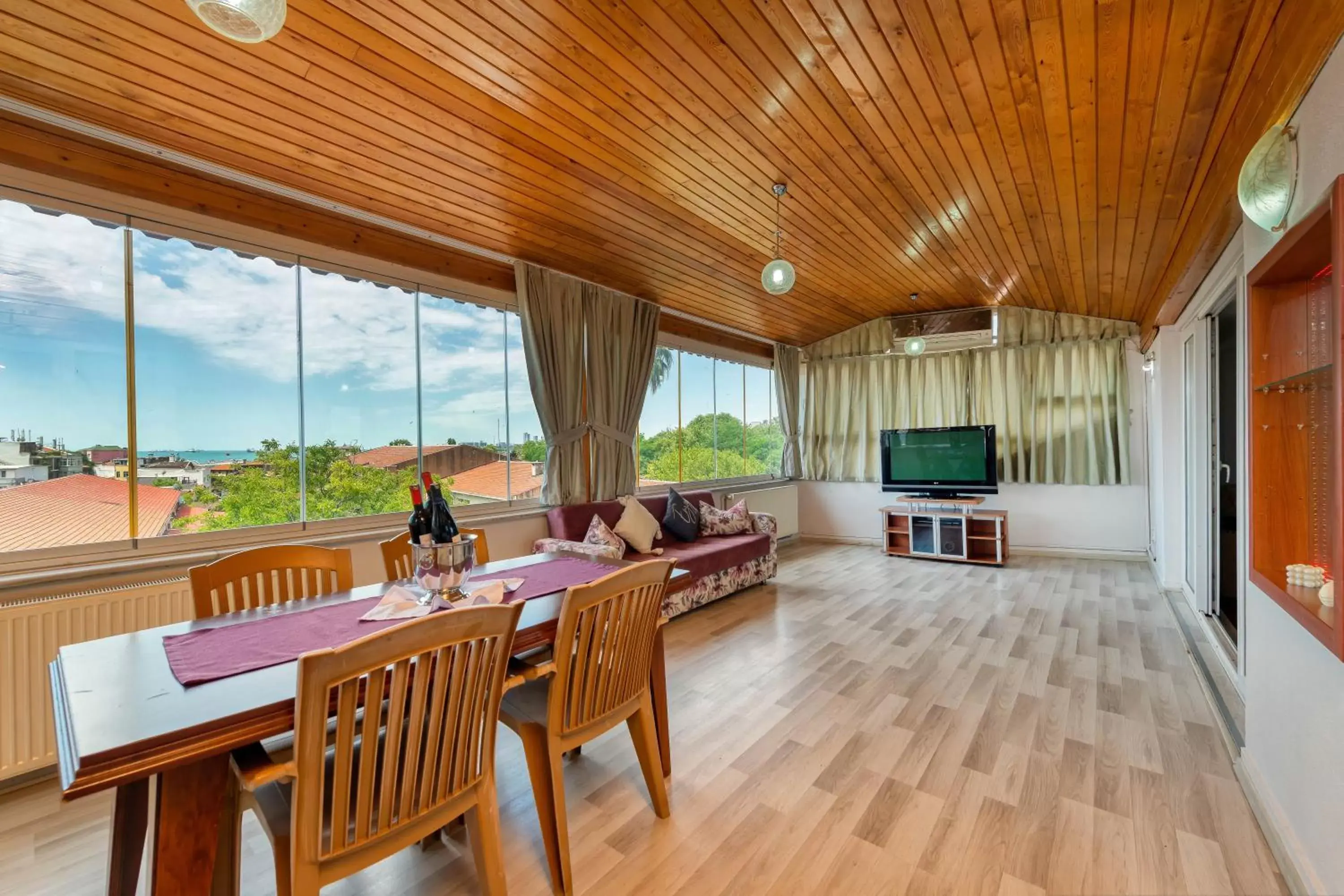 Living room in Dualis Hotel