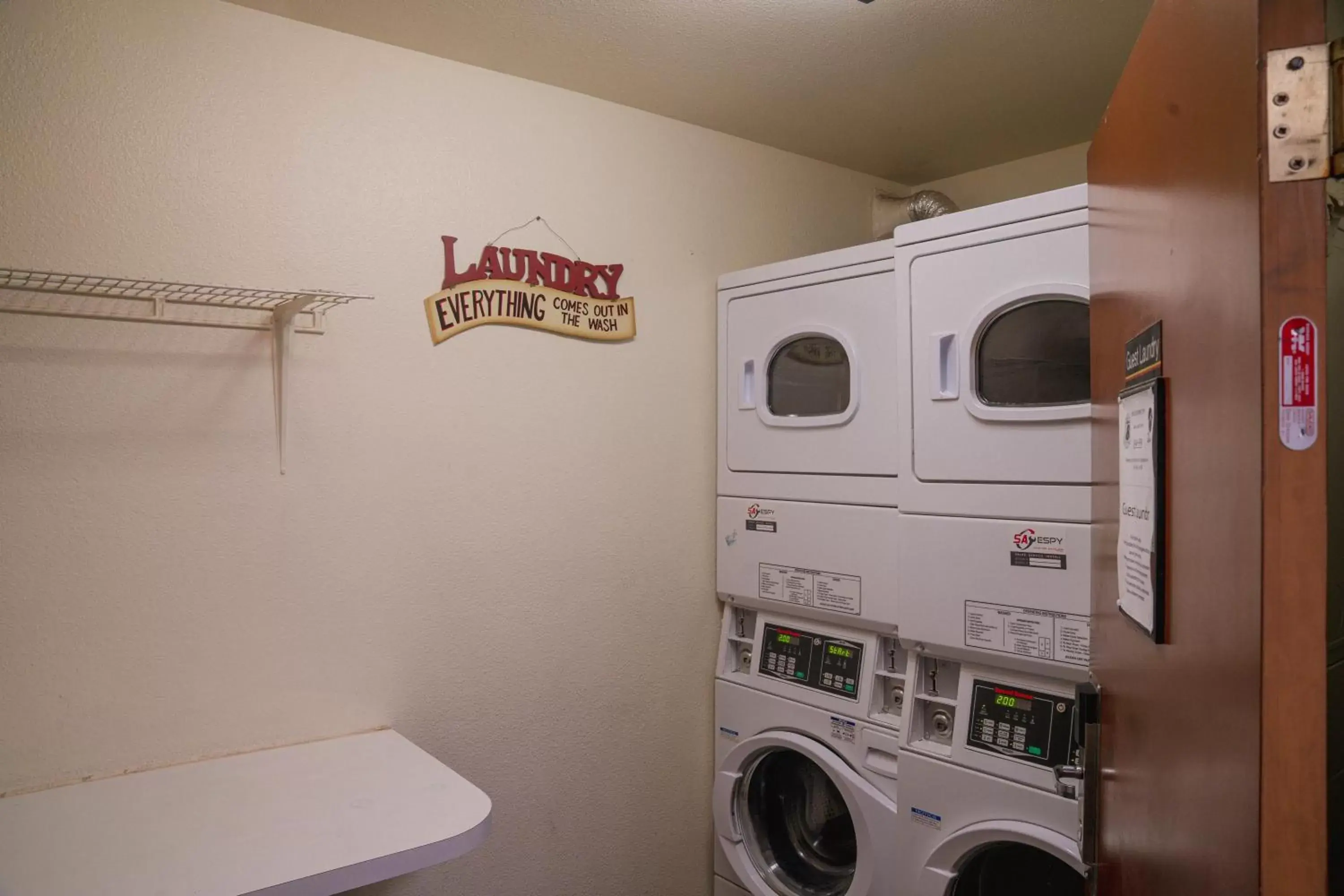 laundry, Kitchen/Kitchenette in Super 8 by Wyndham Yuma