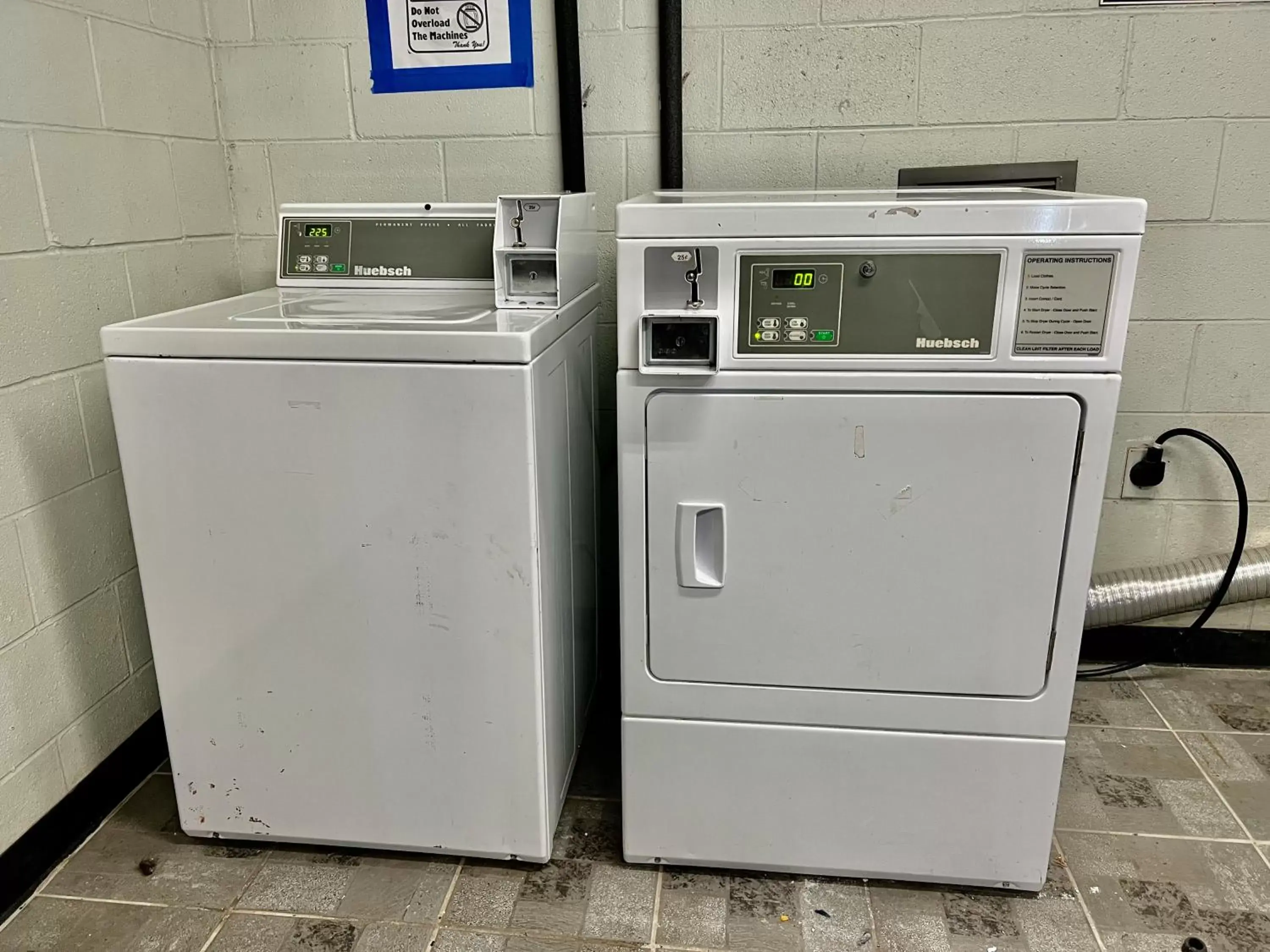 washing machine, Kitchen/Kitchenette in Econo Lodge Sanford NC