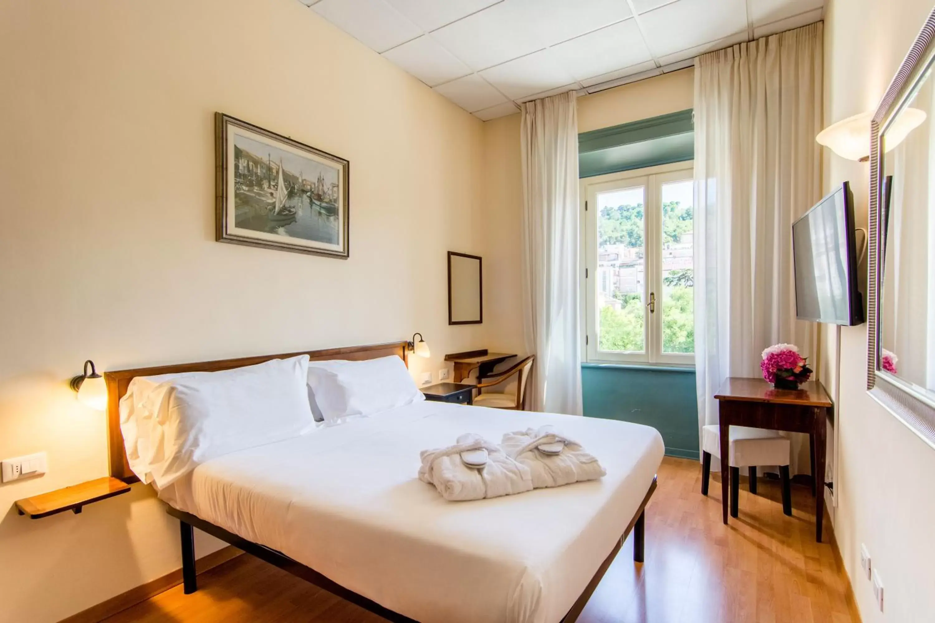 Photo of the whole room, Bed in Hotel della Vittoria