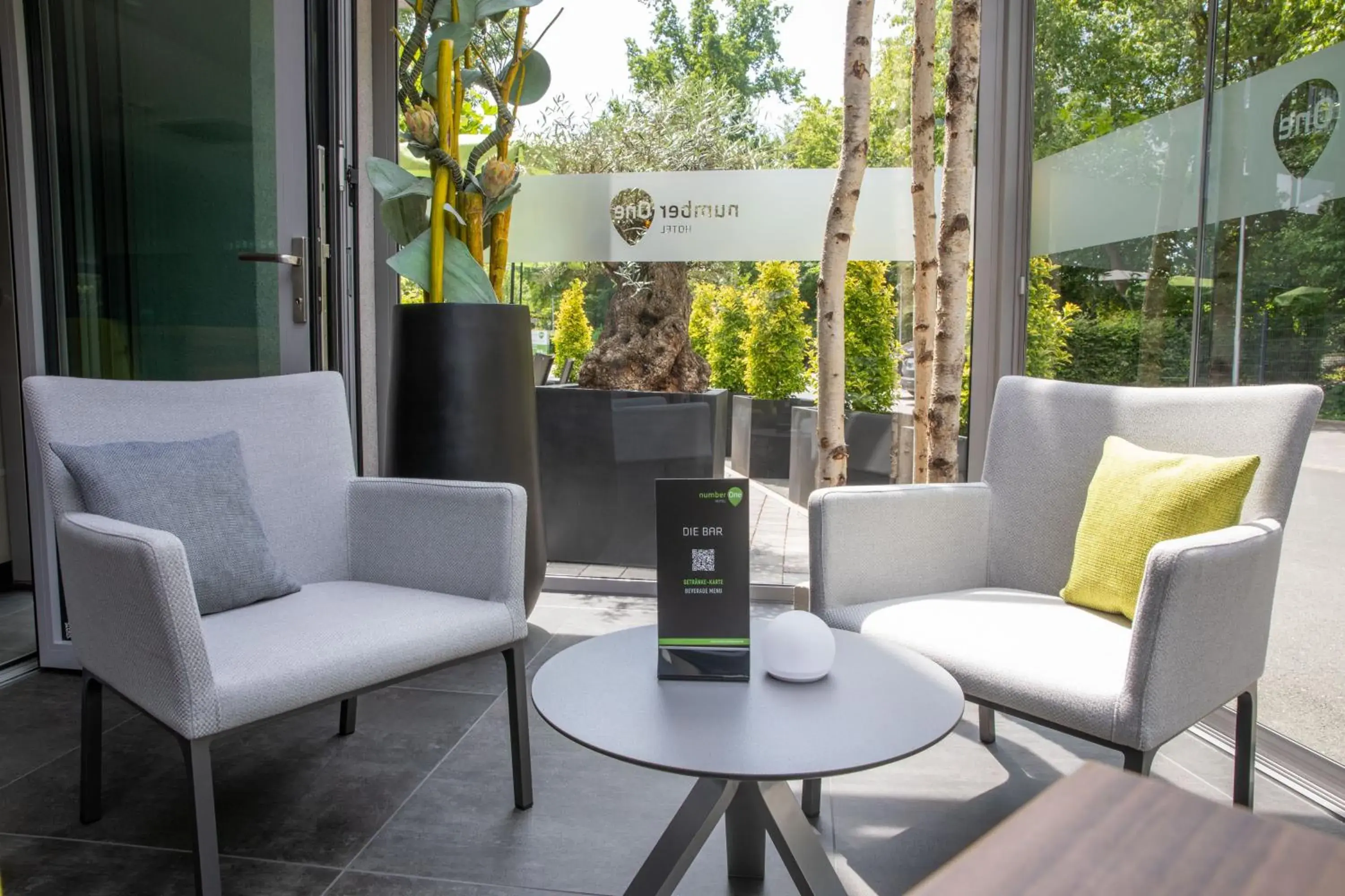 Lounge or bar, Seating Area in numberOne Hotel