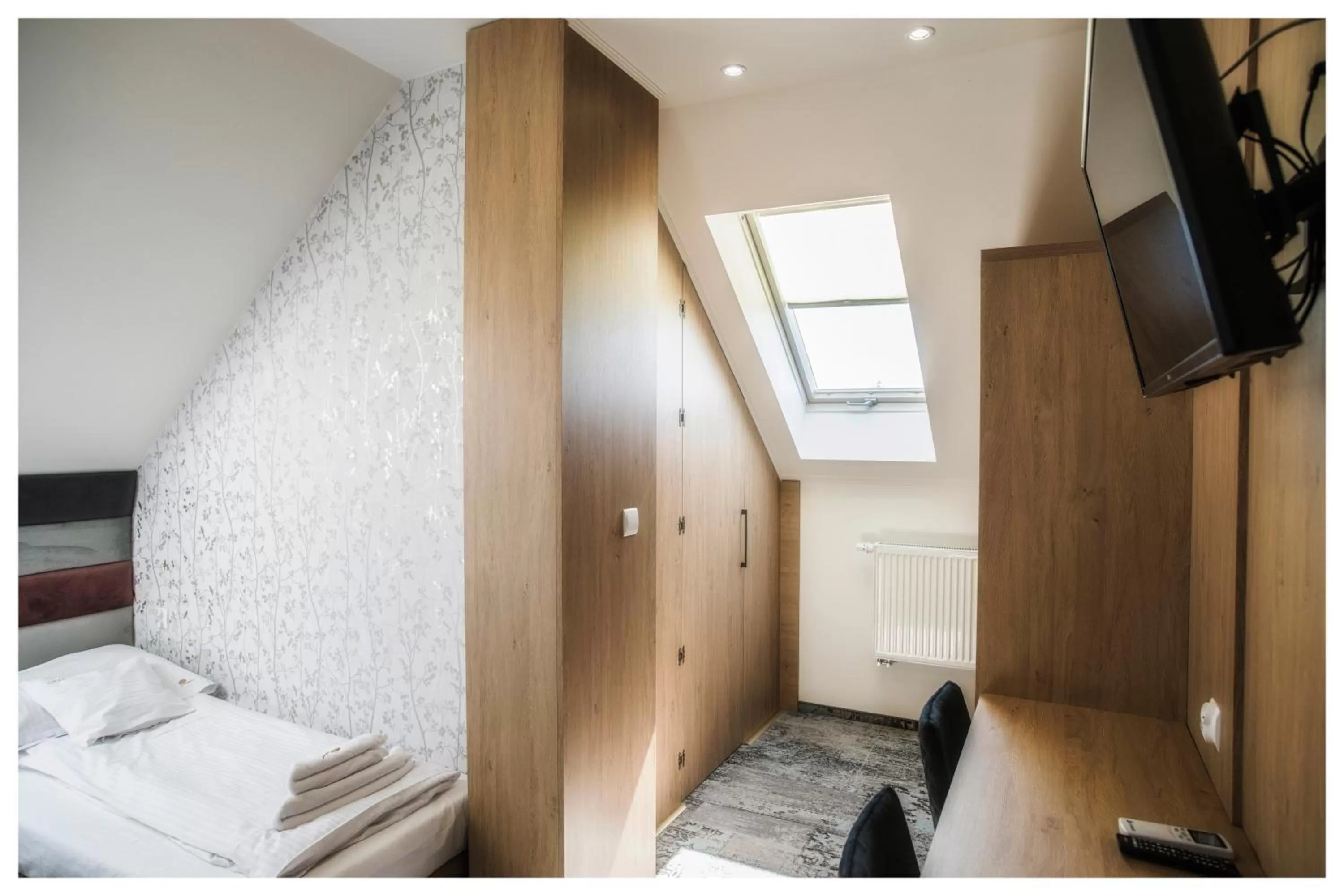 TV and multimedia, Bed in Rezydencja Elżbiecin