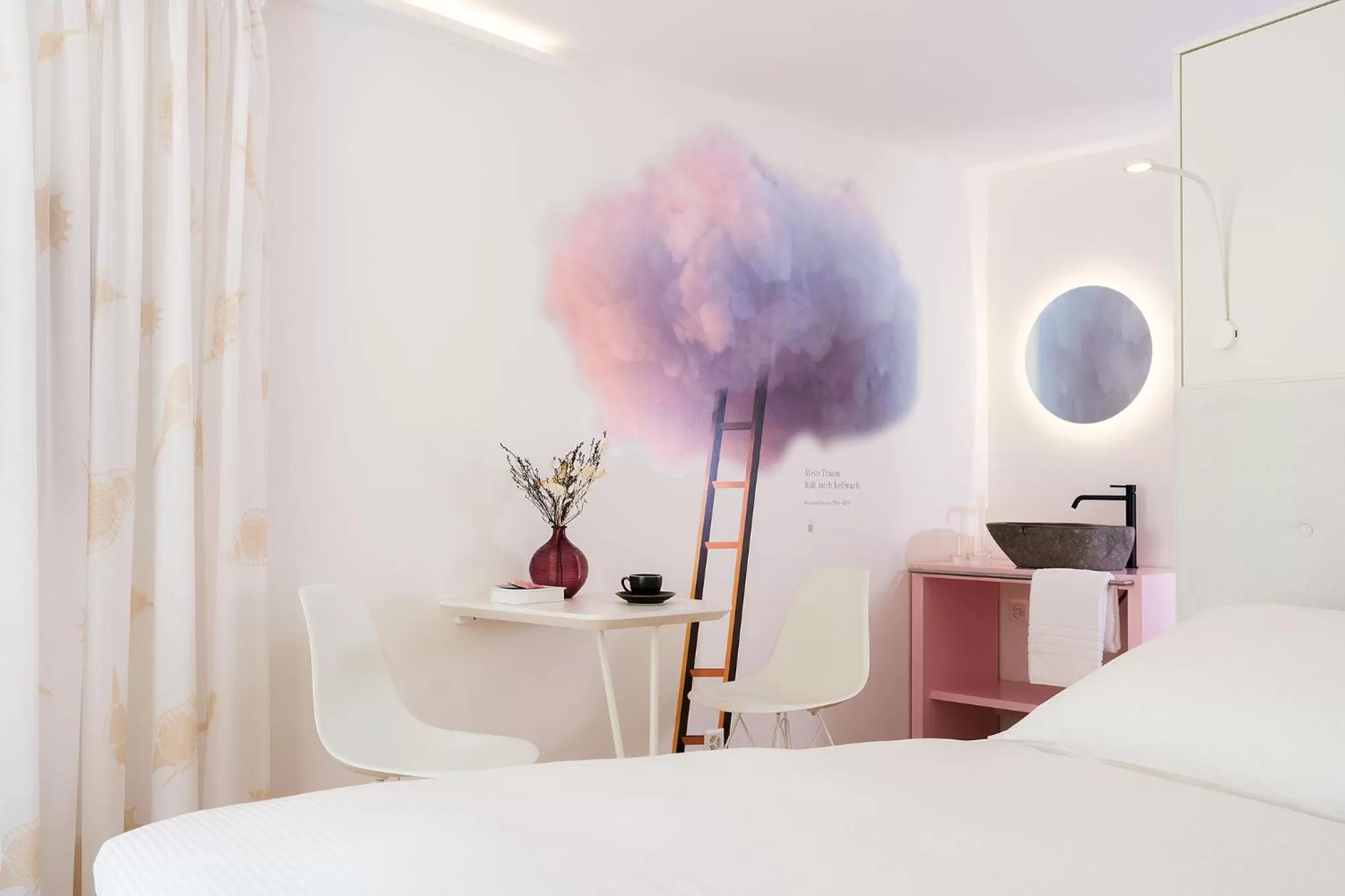 Bed in Neuro Campus Hotel