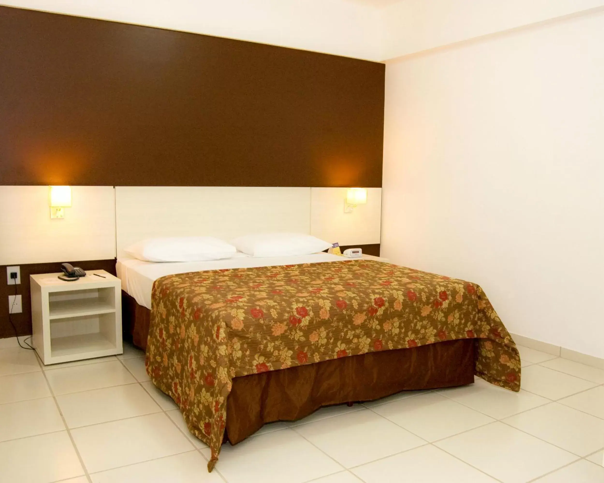 Bedroom, Bed in Best Western Suites Le Jardin Caldas Novas