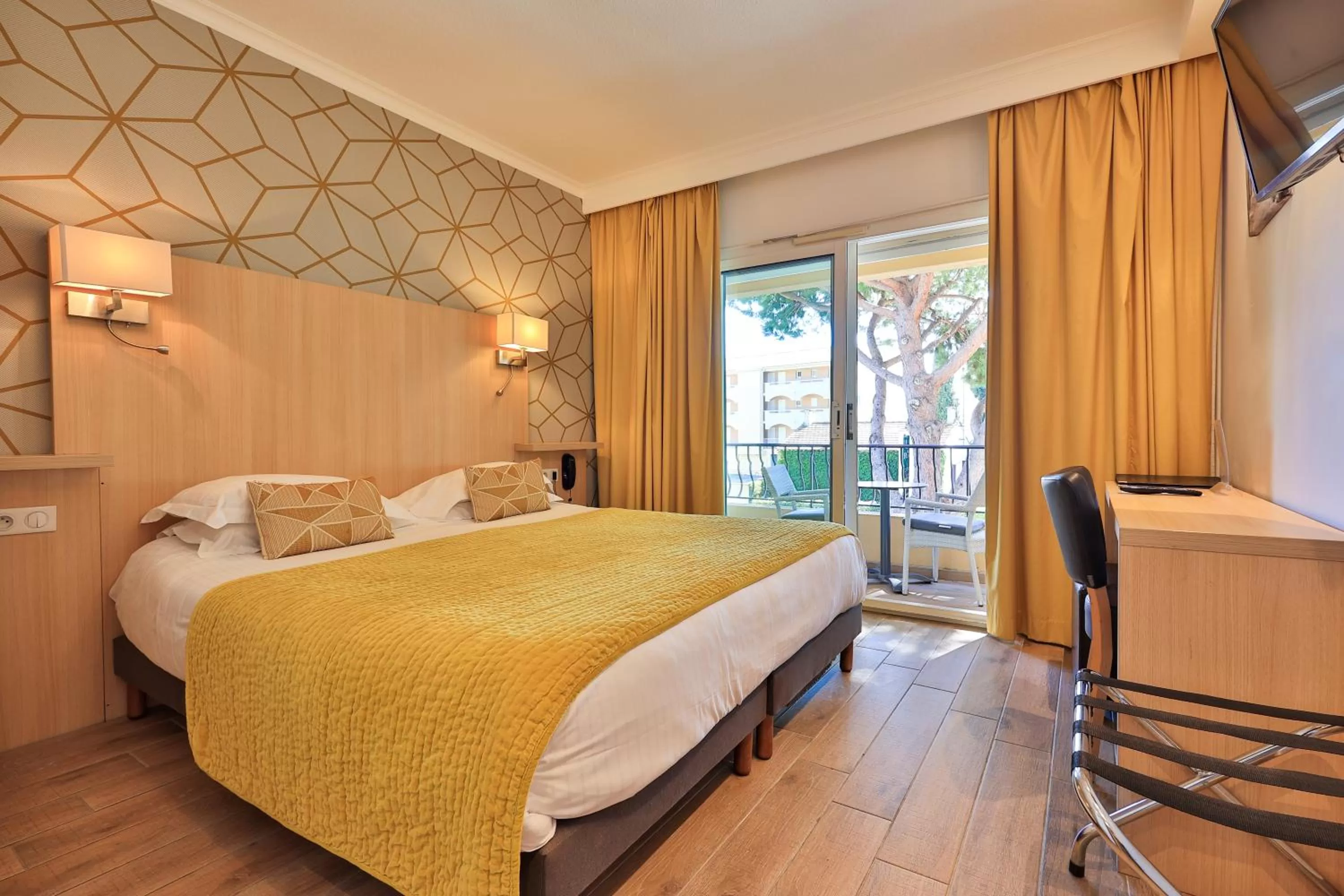 Bedroom, Bed in Le Petit Prince