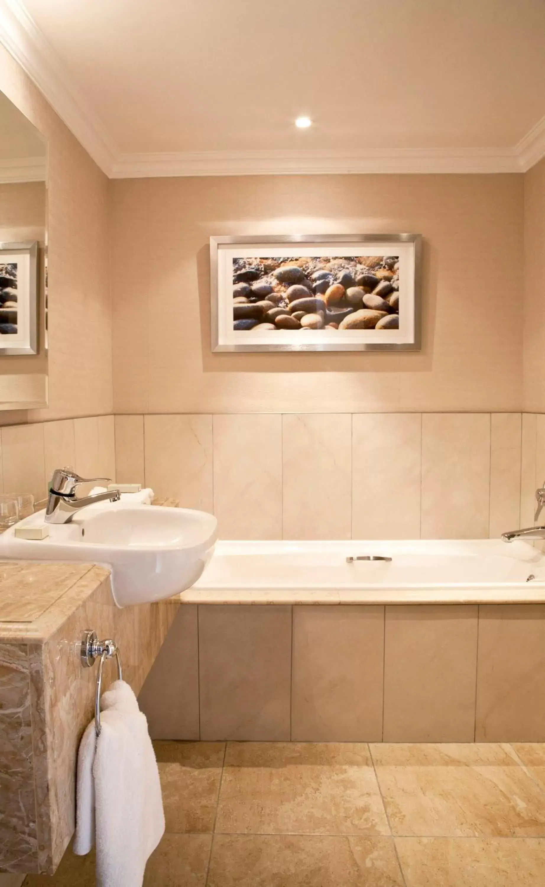 Bathroom in Southern Sun The Cullinan