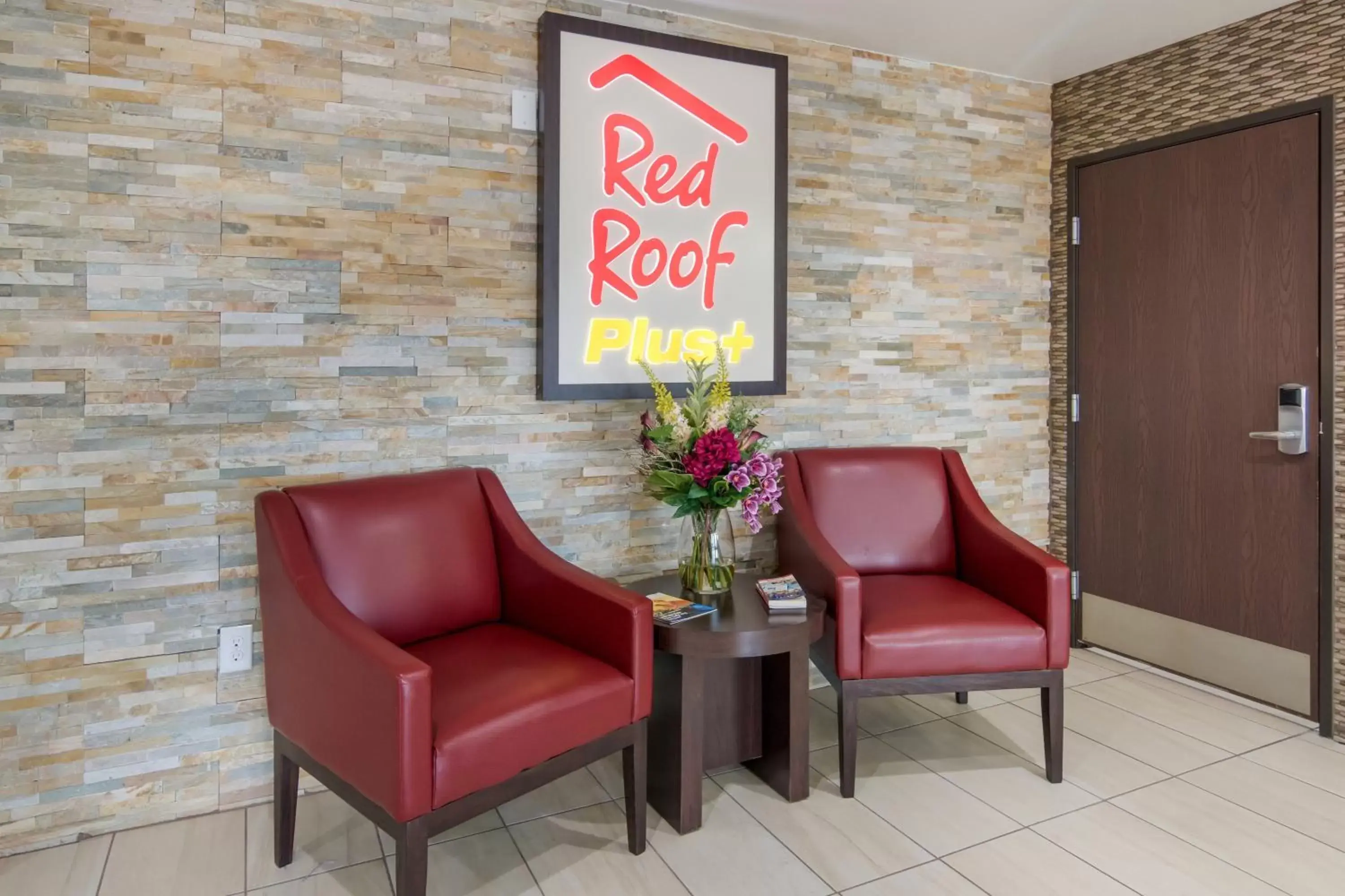 Lobby or reception in Red Roof Inn PLUS+ Fort Worth - Burleson
