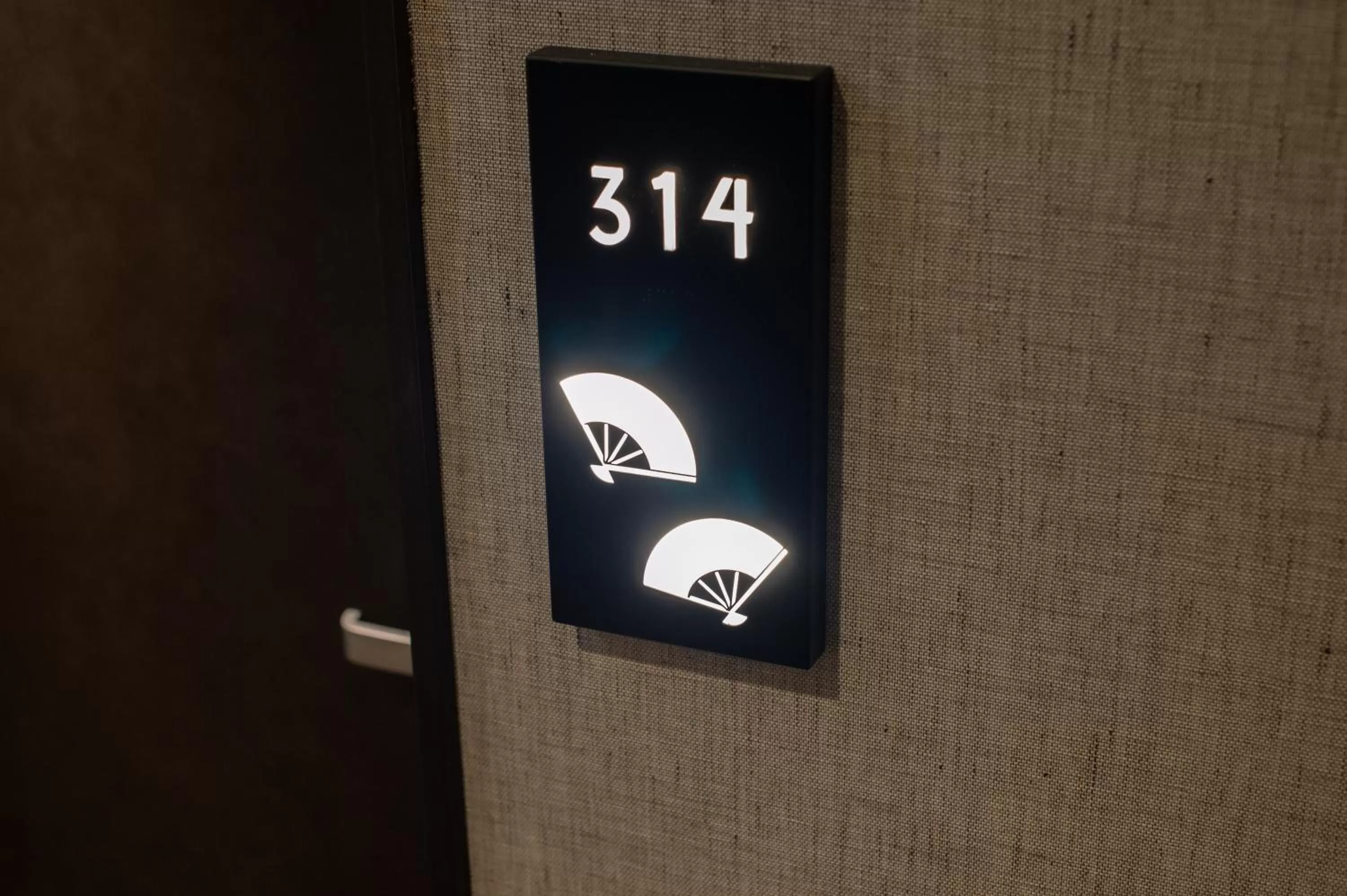 Photo of the whole room in Belmont Hotel