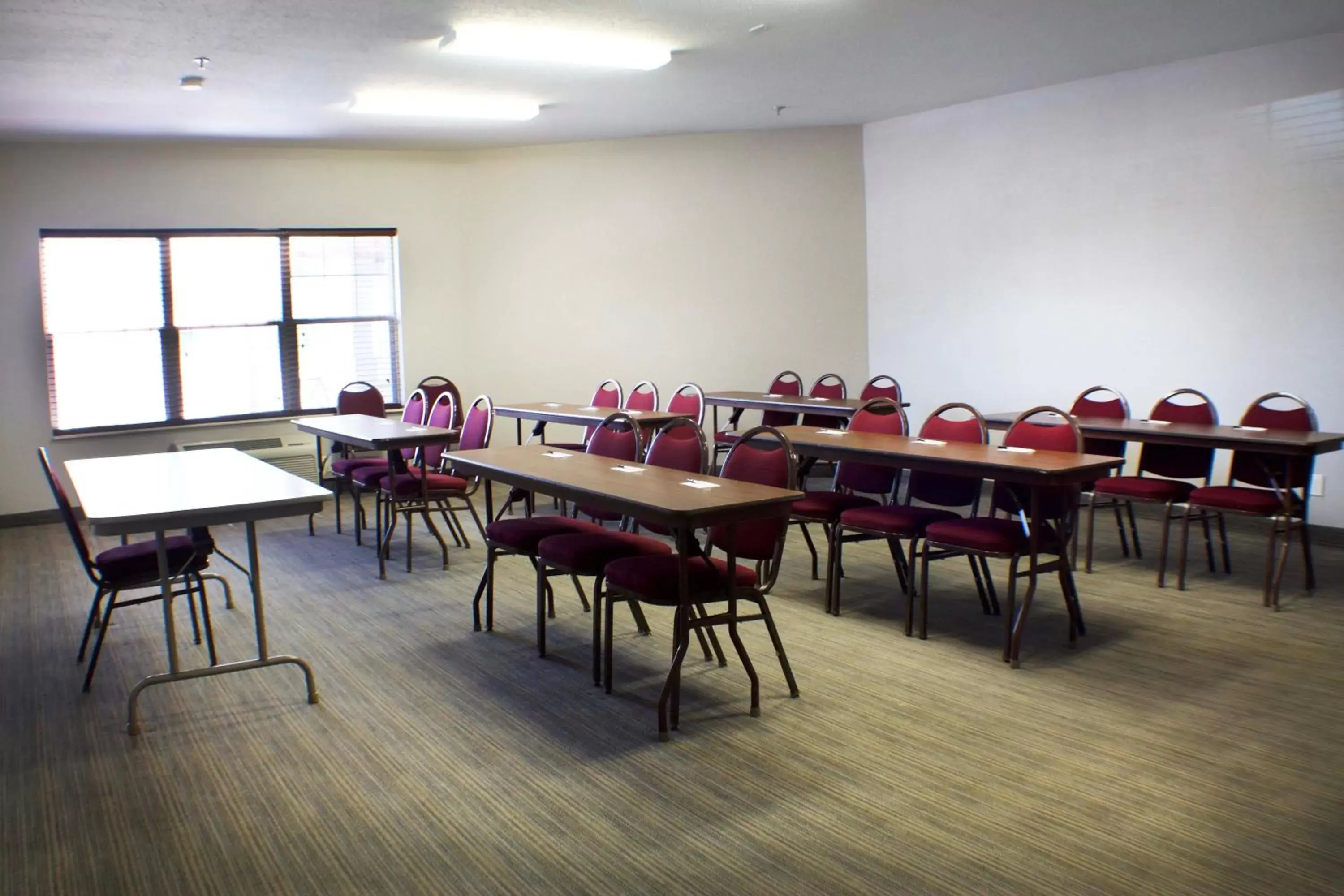 Meeting/conference room in Country Inn & Suites by Radisson, Appleton, WI