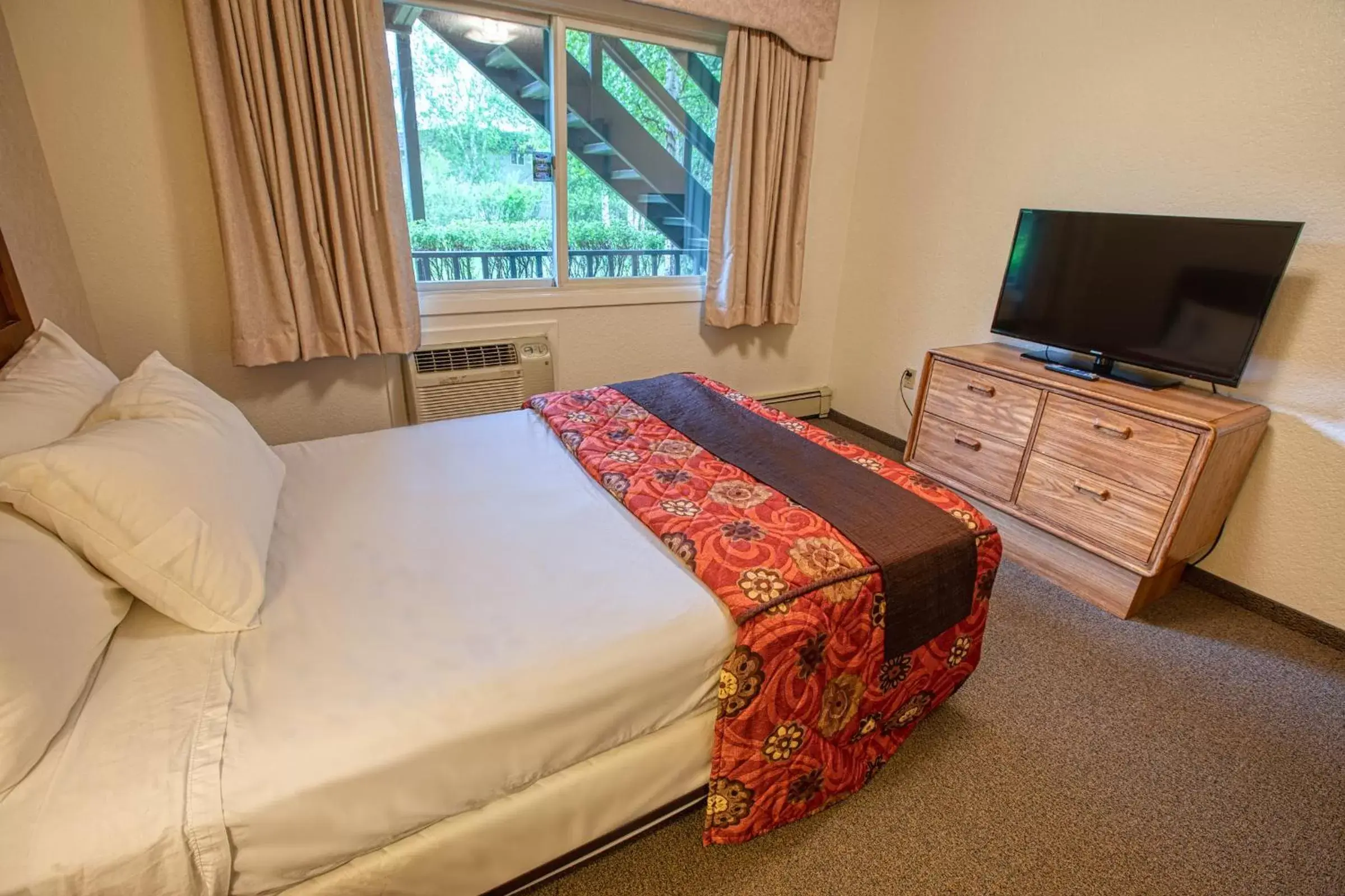 Bed in Wedgewood Resort