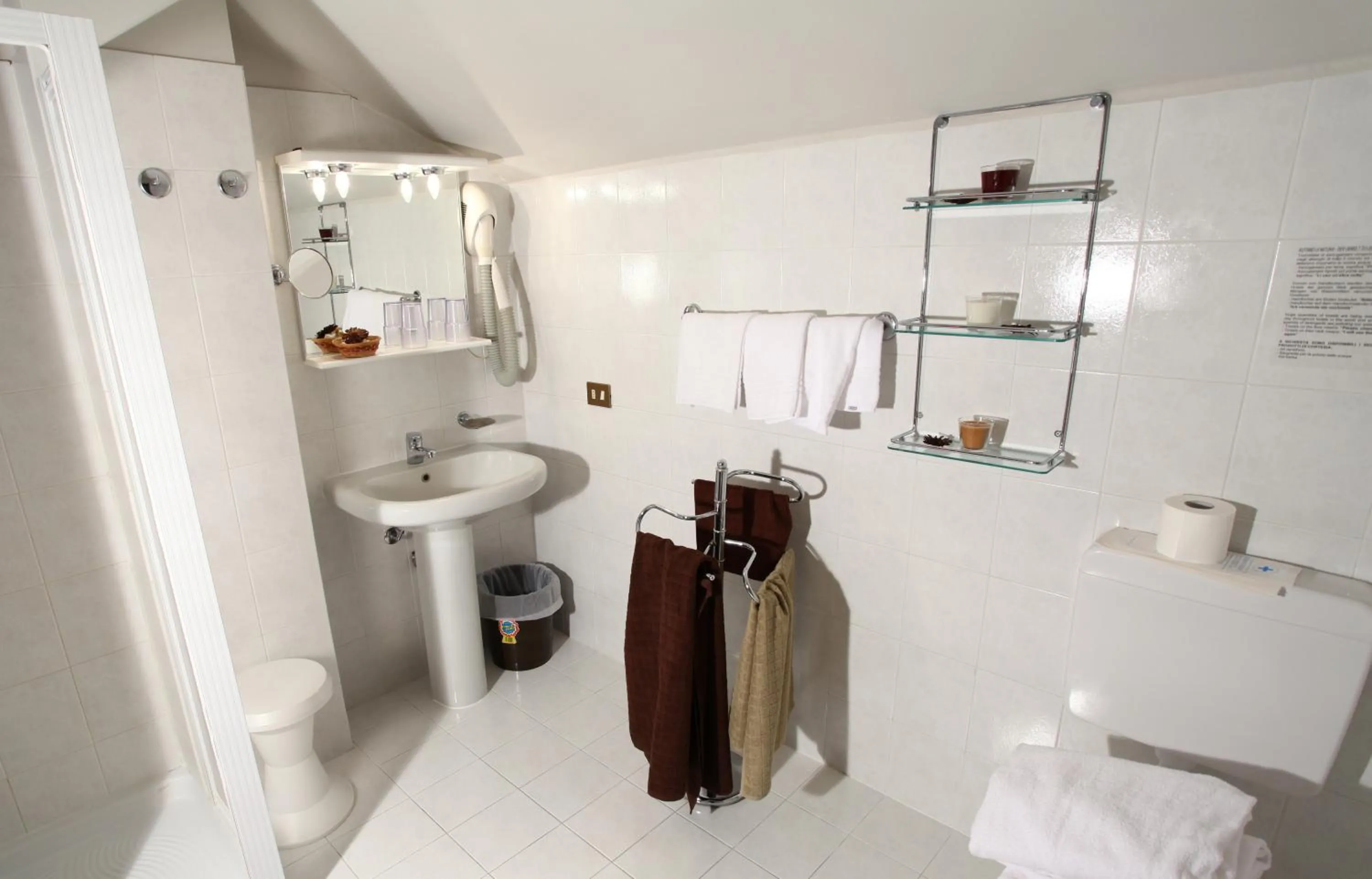 Bathroom in Hotel Elite