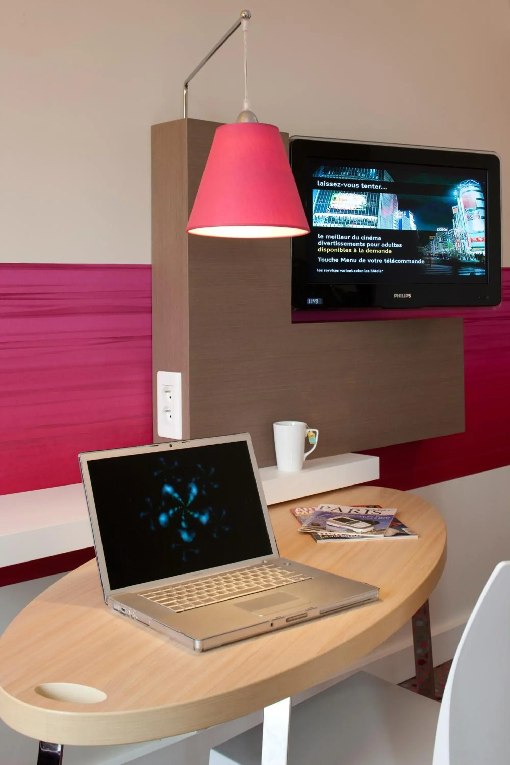 TV and multimedia, TV/Entertainment Center in Hotel Mercure Paris Orly Rungis