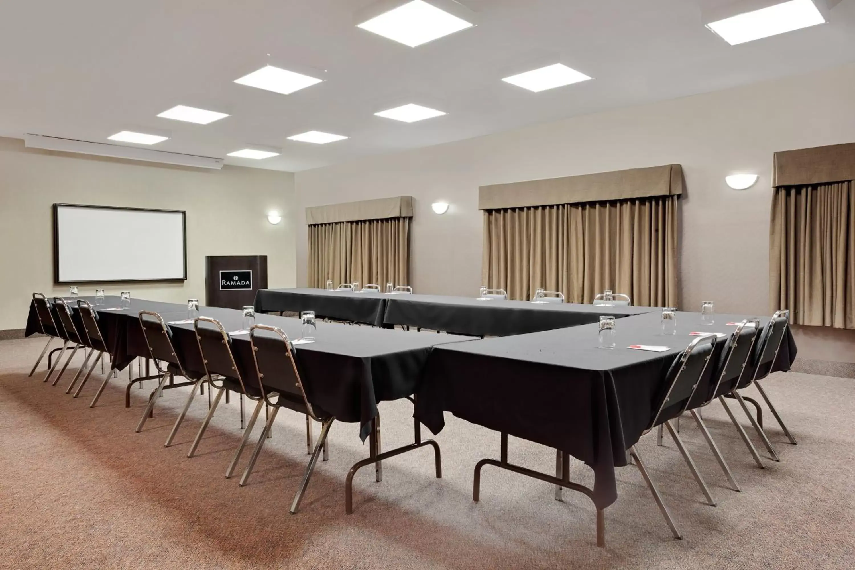 Meeting/conference room in Ramada by Wyndham Stettler