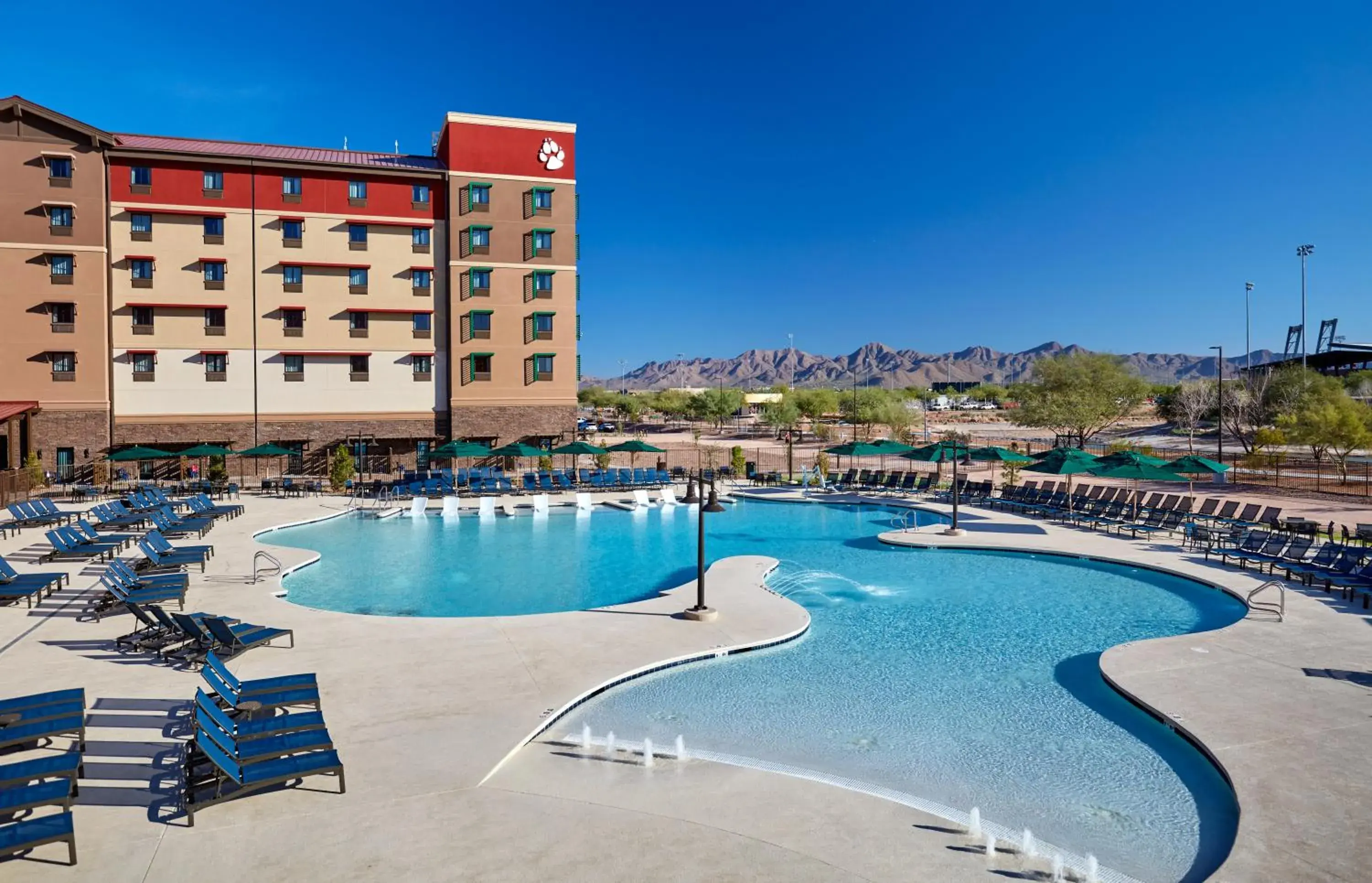 Property building, Swimming Pool in Great Wolf Lodge Scottsdale/Salt River