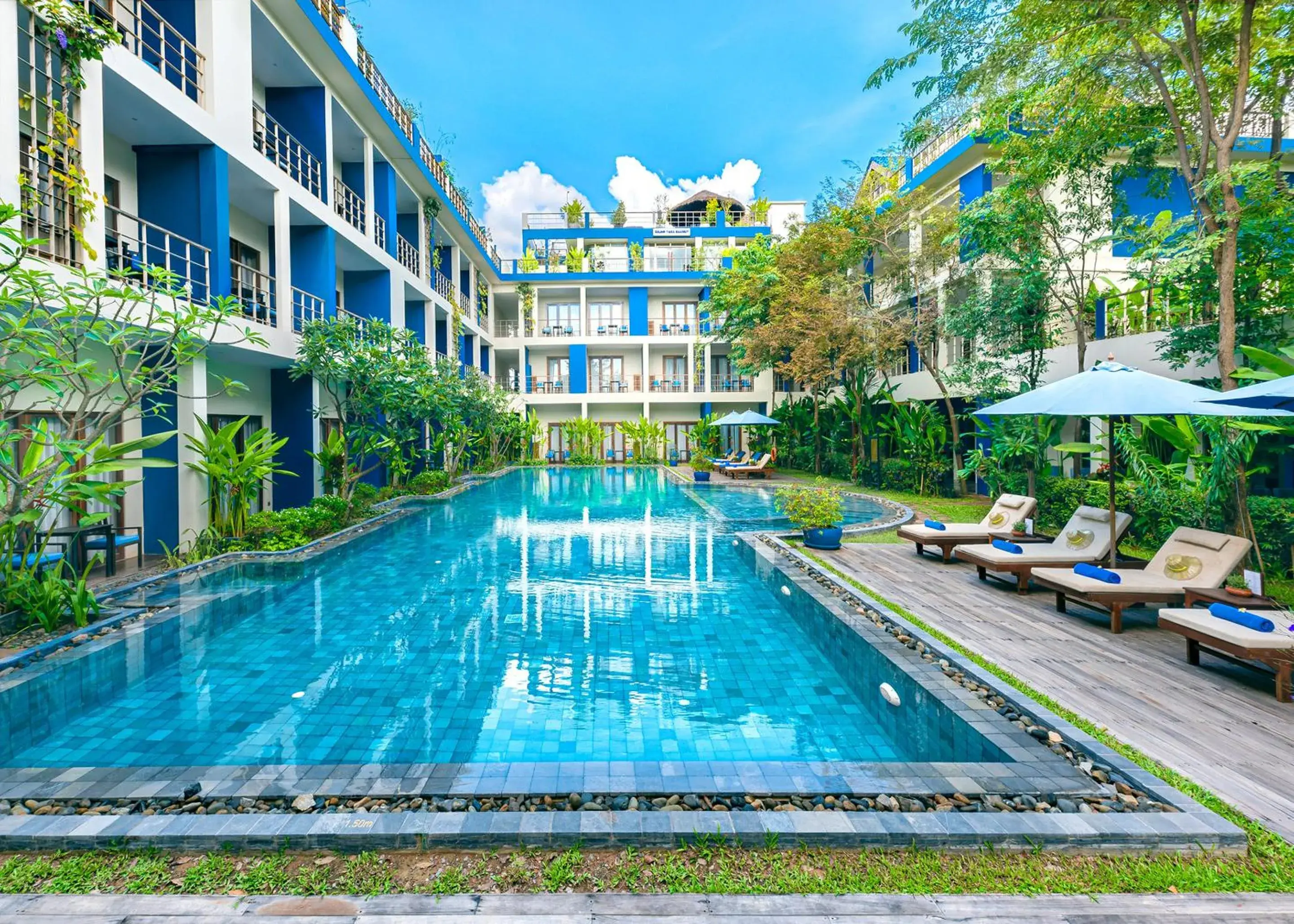 Swimming pool in Sakmut Boutique Hotel