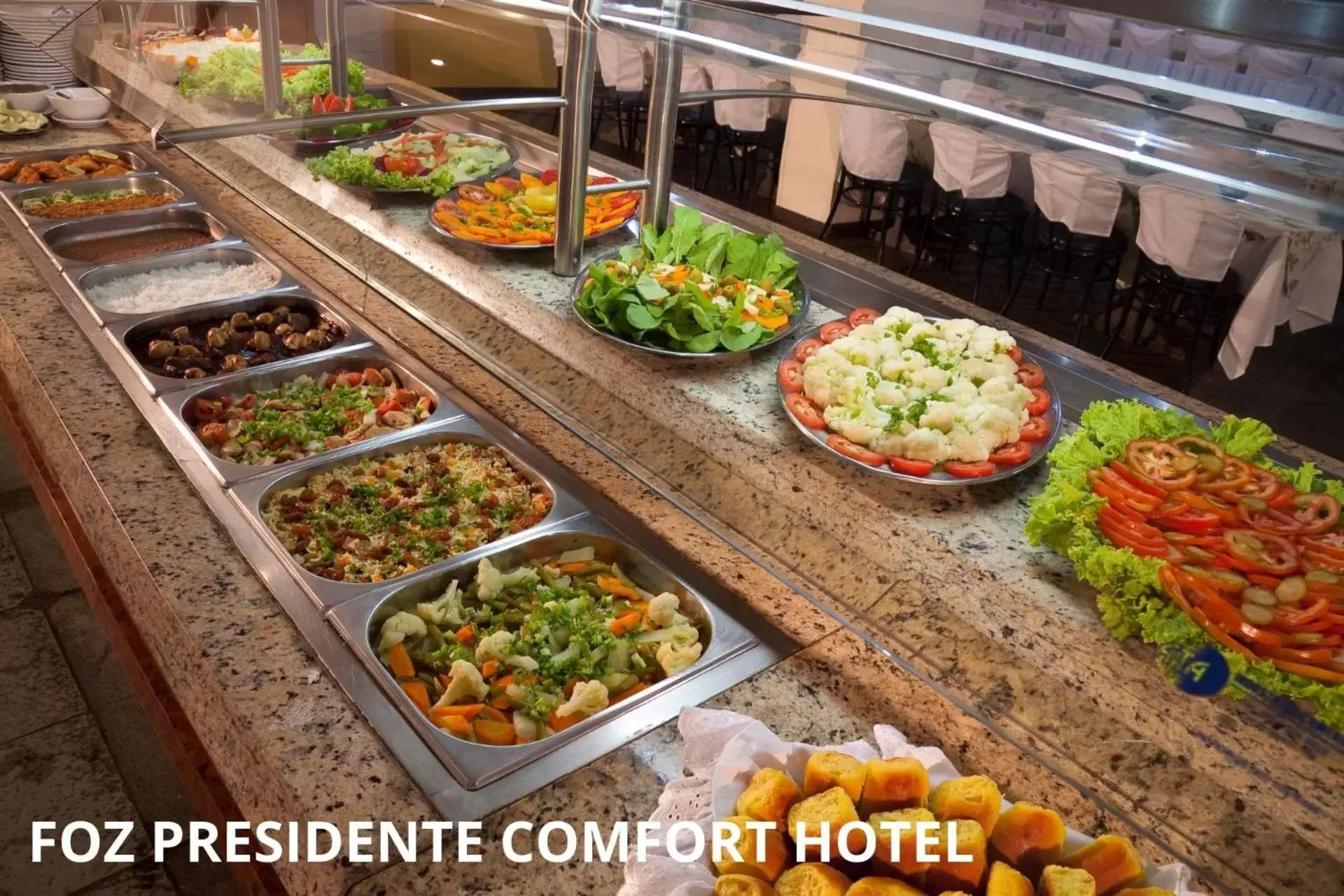 Restaurant/places to eat, Food in Foz Presidente Comfort Hotel