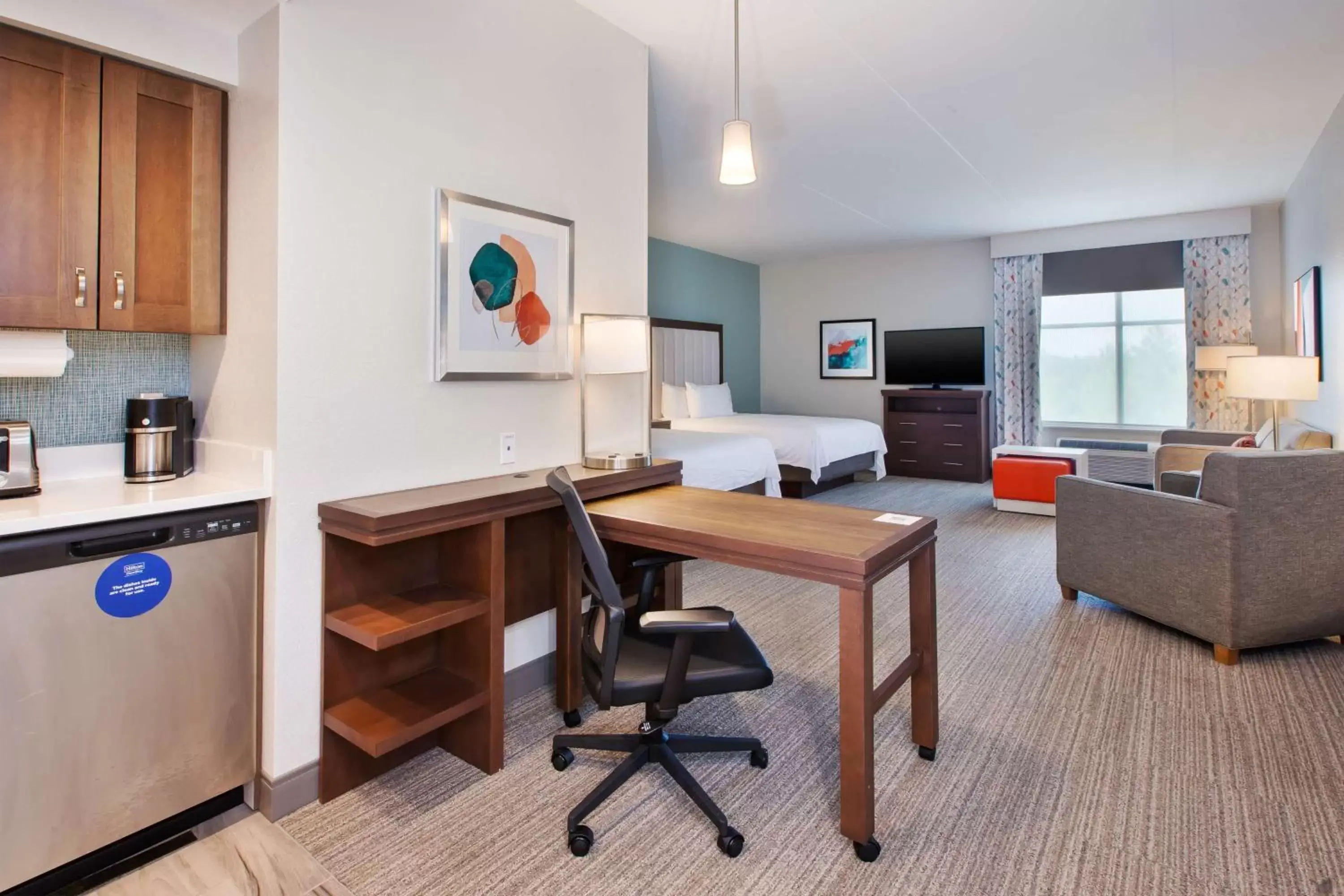 Bedroom, Kitchen/Kitchenette in Homewood Suites By Hilton Columbus Easton, Oh