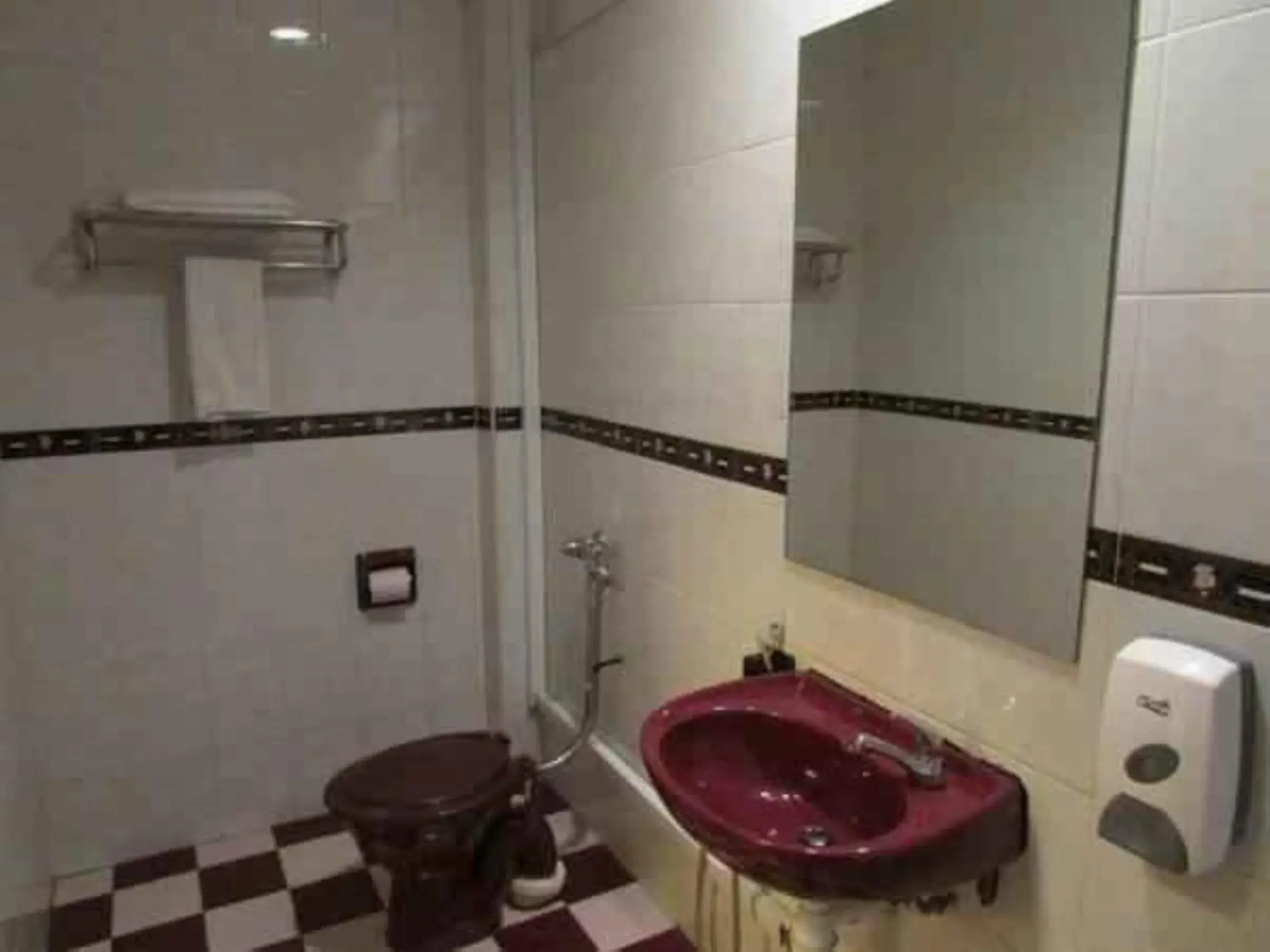 Bathroom in SENG WAH HOTEL