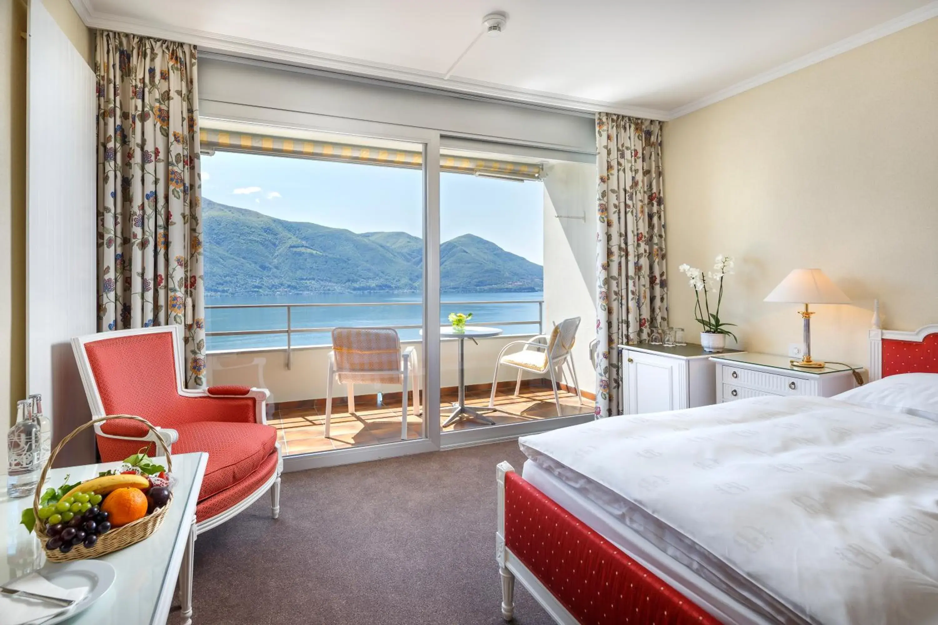 Bedroom, Mountain View in Casa Berno Swiss Quality Hotel