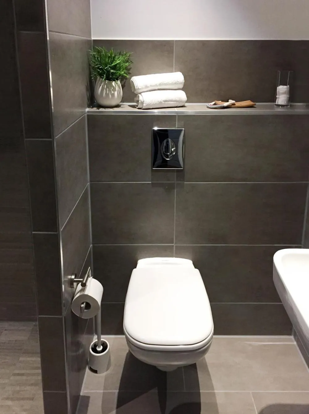 Toilet in Pension Absolut Berlin