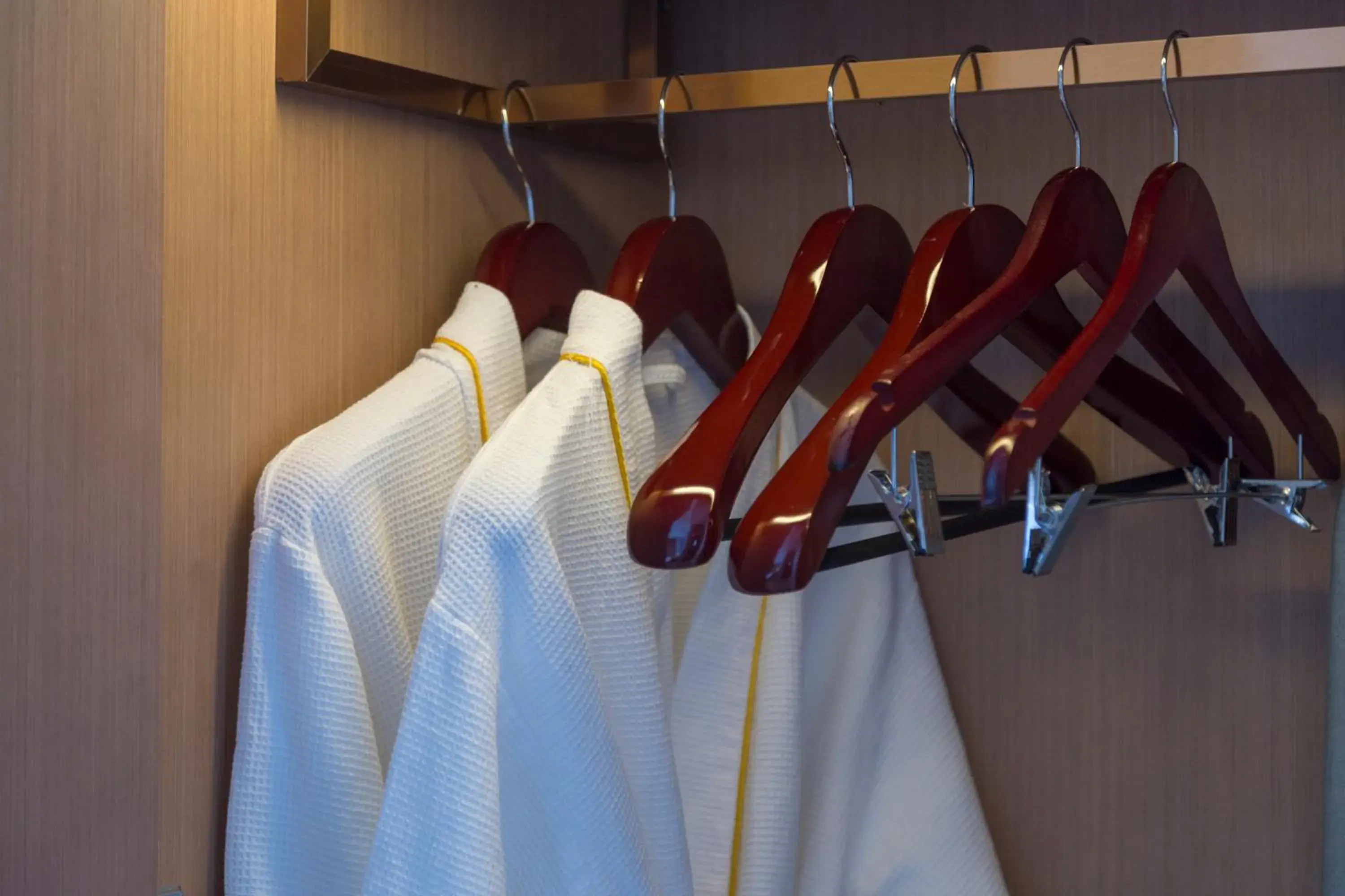 wardrobe, Bathroom in Sunshine Bay Hotel