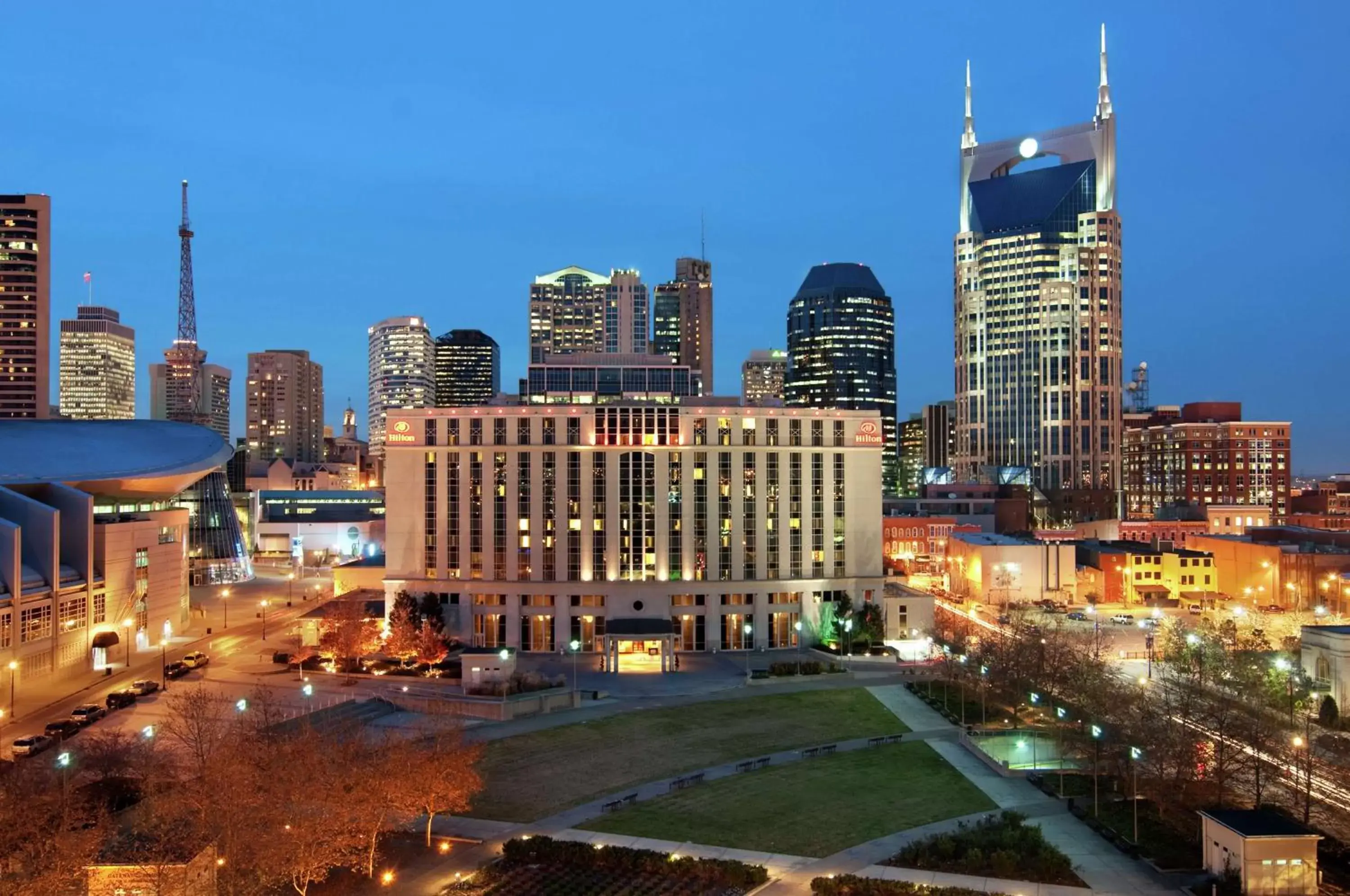 Property building in Hilton Nashville Downtown