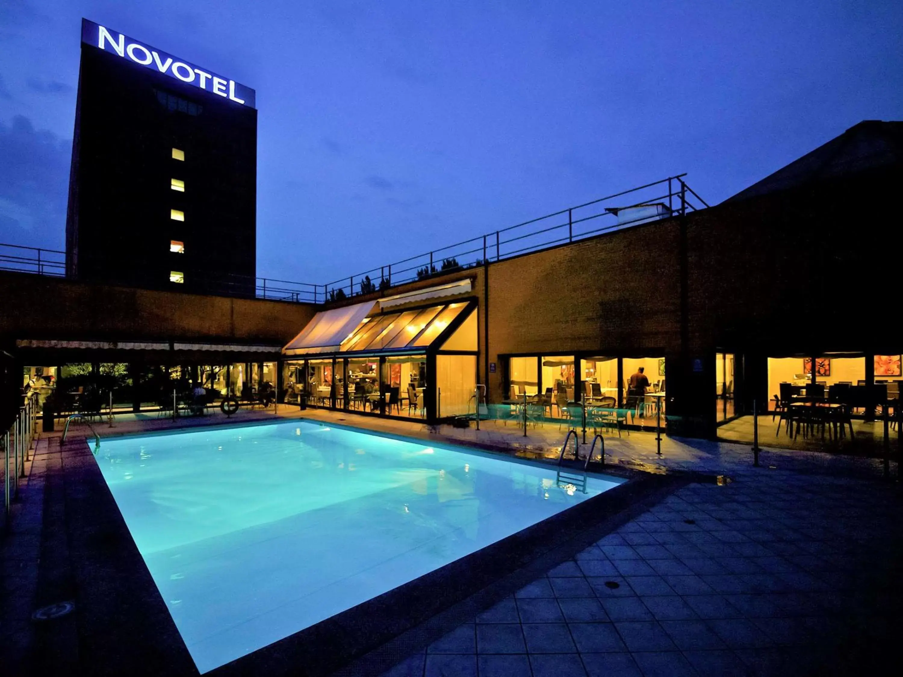 Activities, Swimming Pool in Novotel Milano Linate Aeroporto