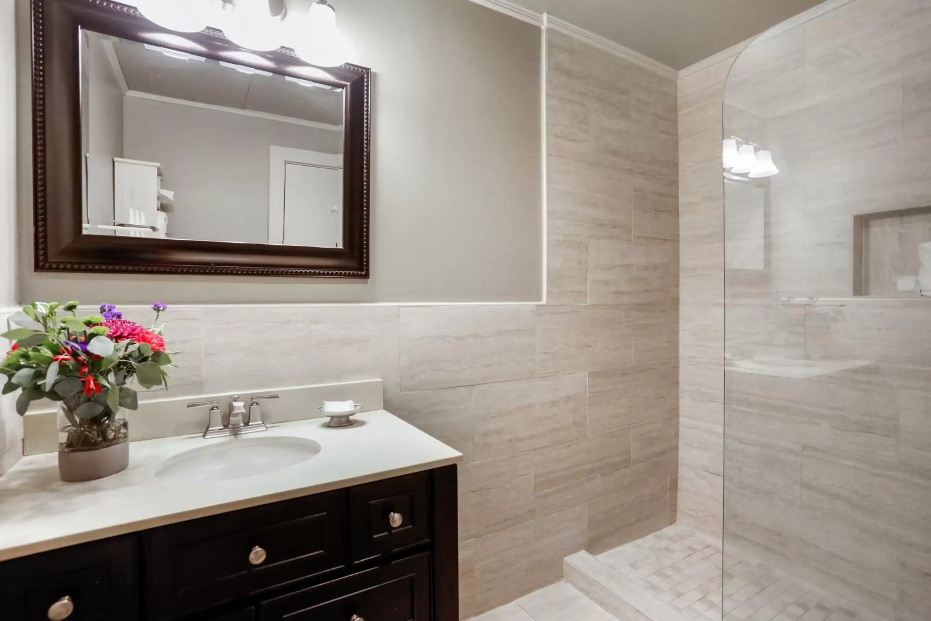 Bathroom in La Galerie French Quarter Hotel