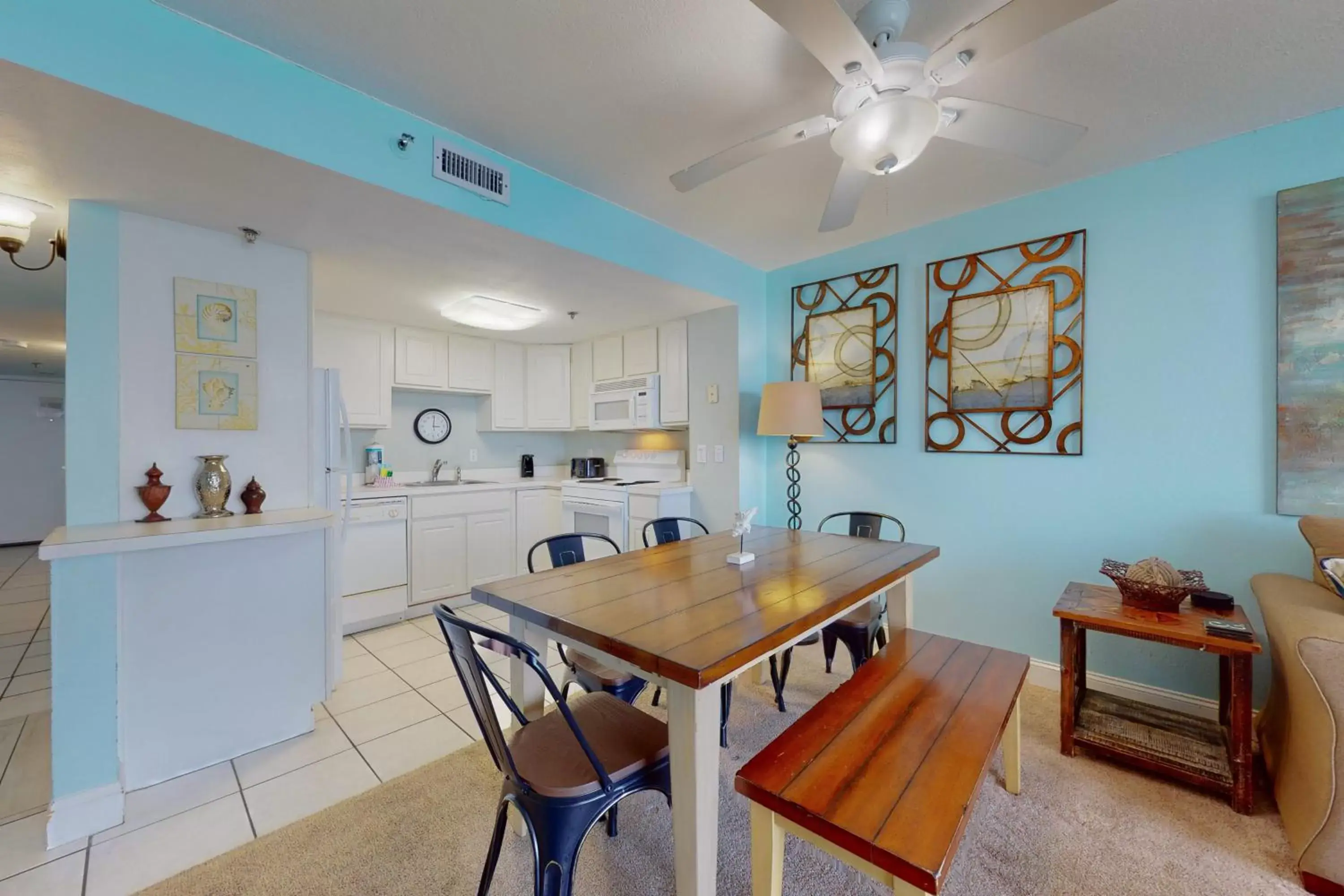 Kitchen/Kitchenette in 1 Bed 2 Bath Apartment in SunDestin Beach Resort