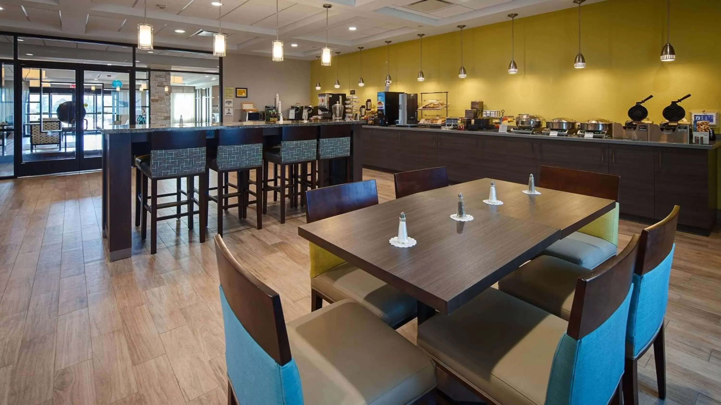 Restaurant/Places to Eat in Best Western Plus College Station Inn & Suites