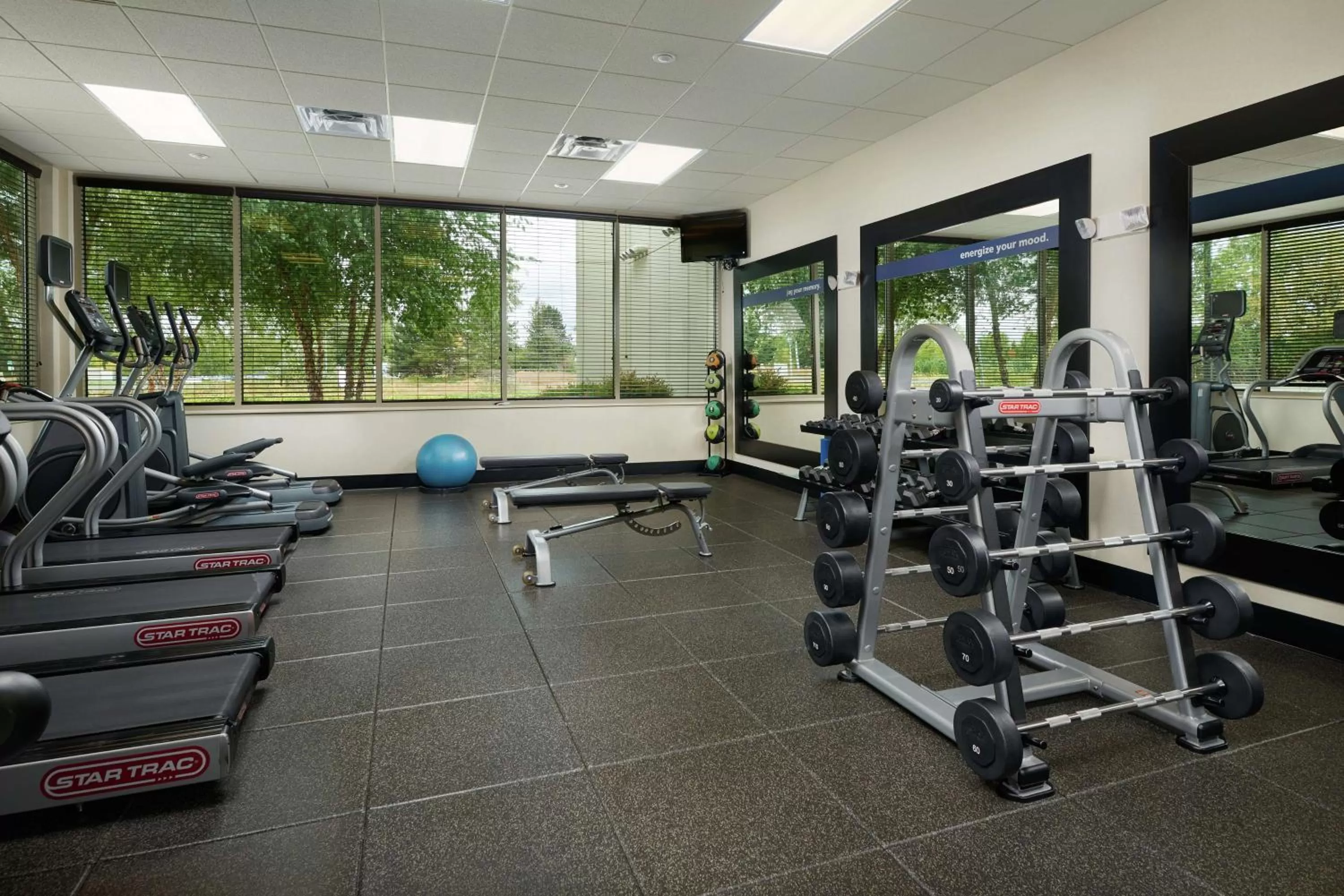 Fitness centre/facilities in Hampton Inn and Suites Salem