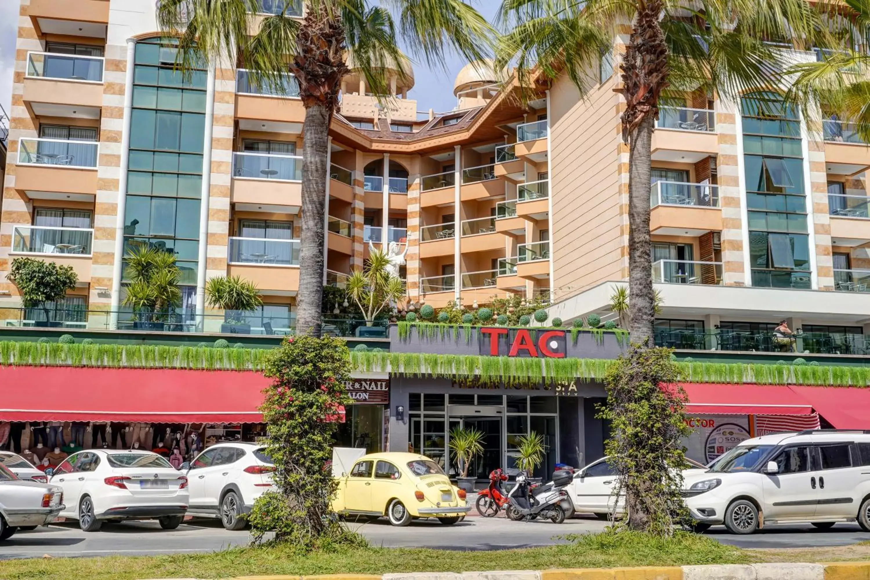 Facade/entrance in Tac Premier Hotel & Spa Facade/entrance in Tac Premier Hotel & Spa