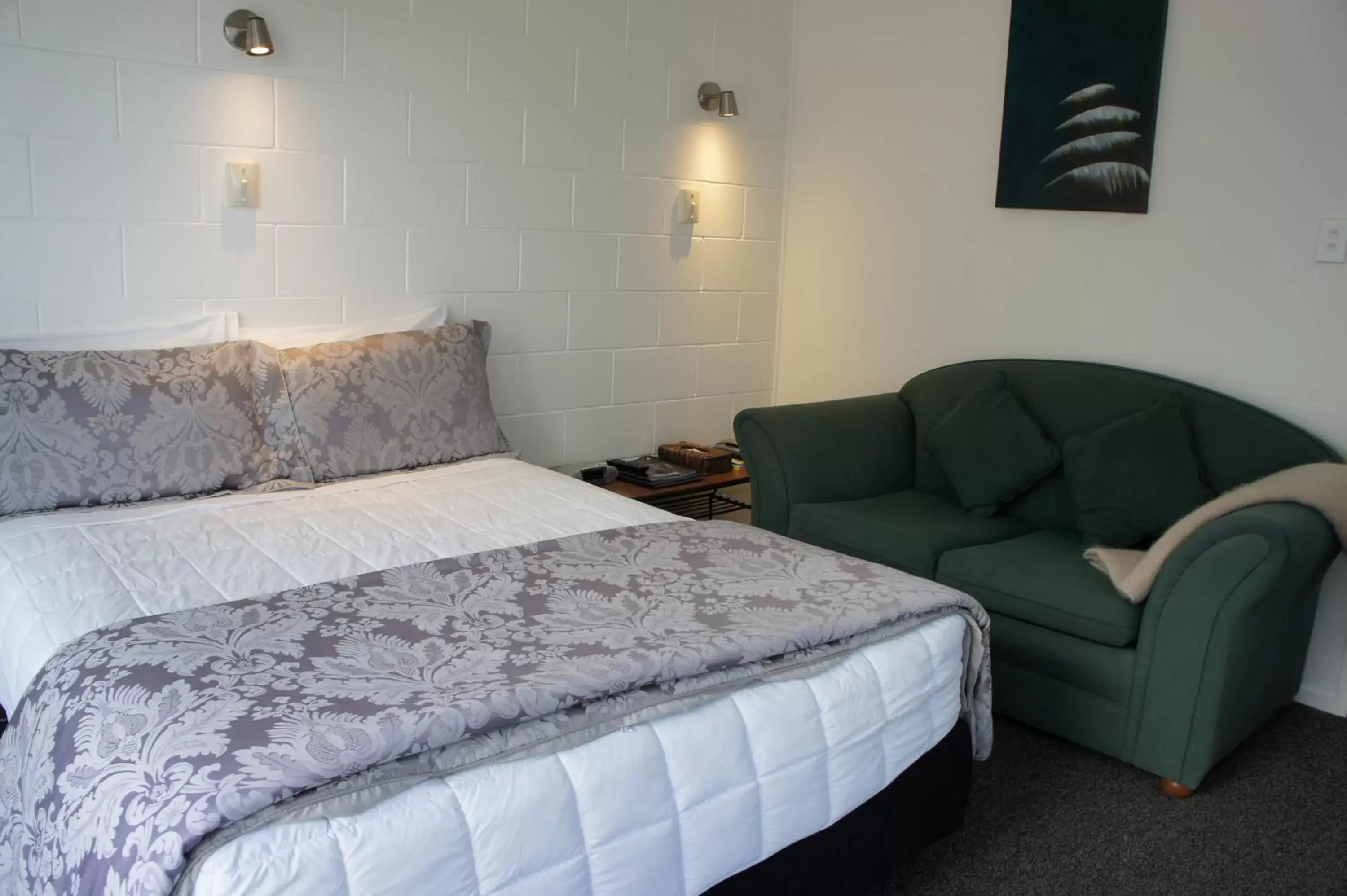 Photo of the whole room, Bed in Kerikeri Court Motel