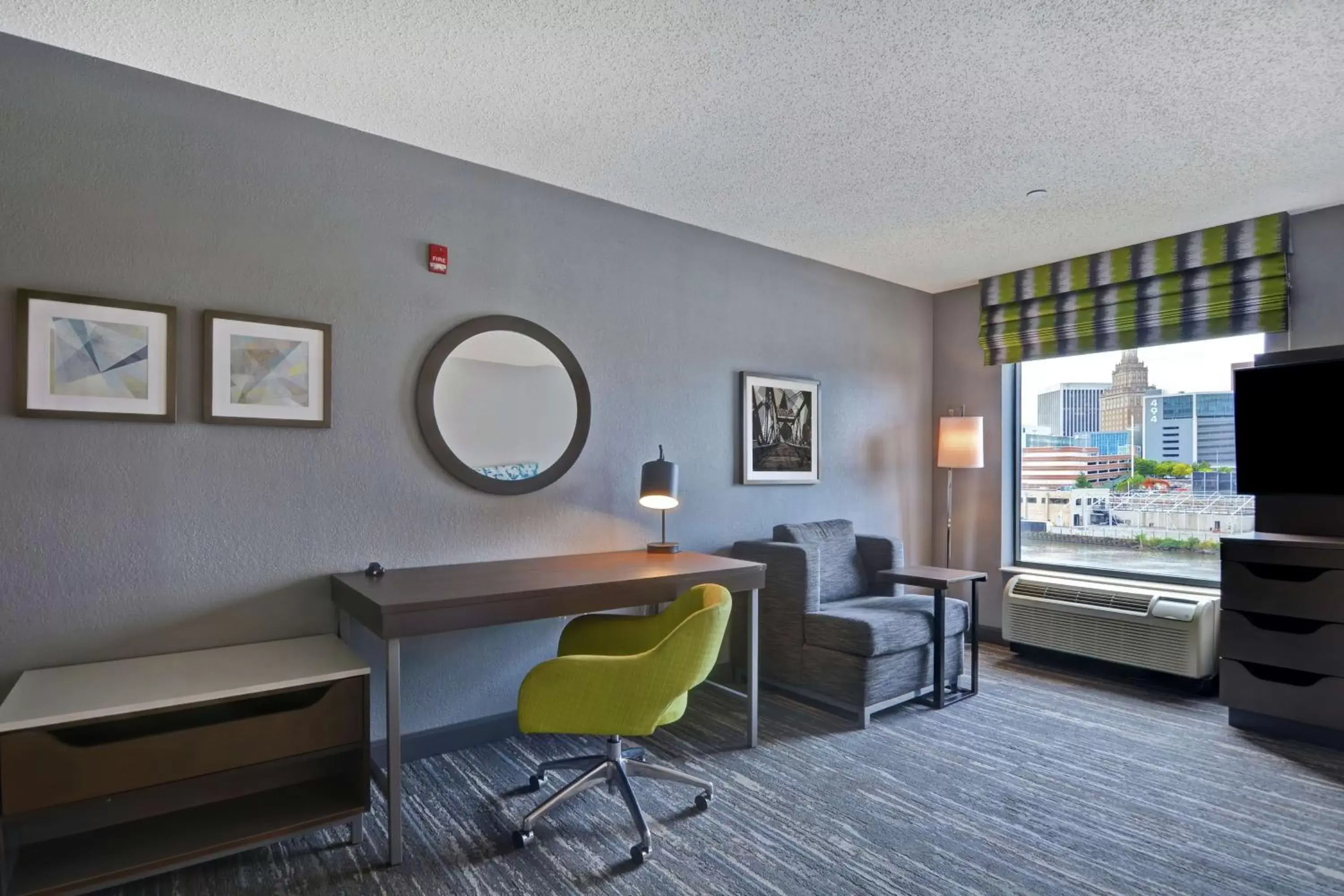 Bedroom, Seating Area in Hampton Inn & Suites Newark-Harrison-Riverwalk